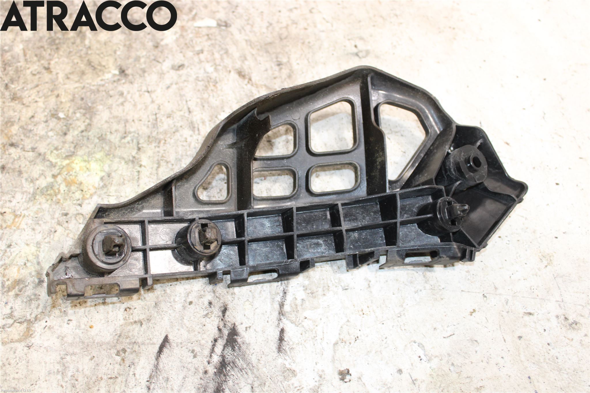 Toyota AURIS 13-19 Stötfångarfäste Fram Hö
