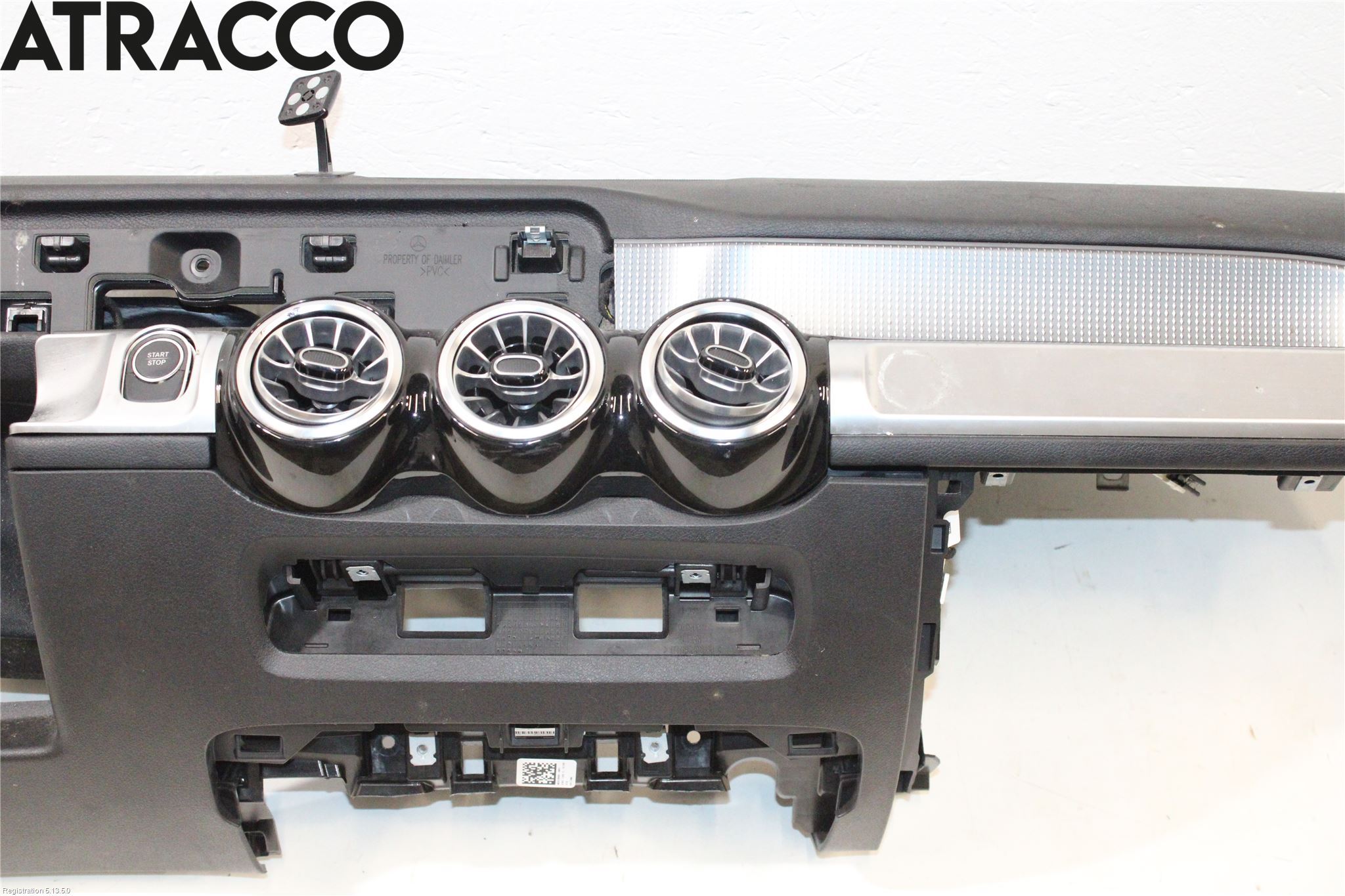 Mercedes-Benz MB EQB (X243) 22- Instrumentbräda