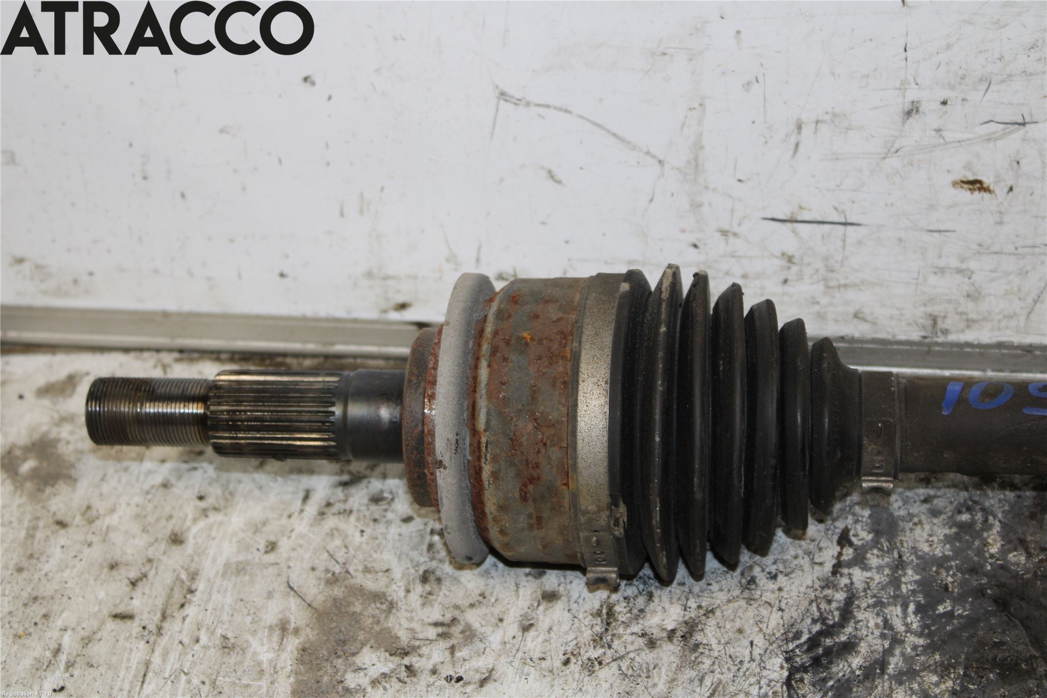 Volkswagen VW AMAROK T1 23- Drivaxel Fram Vänster