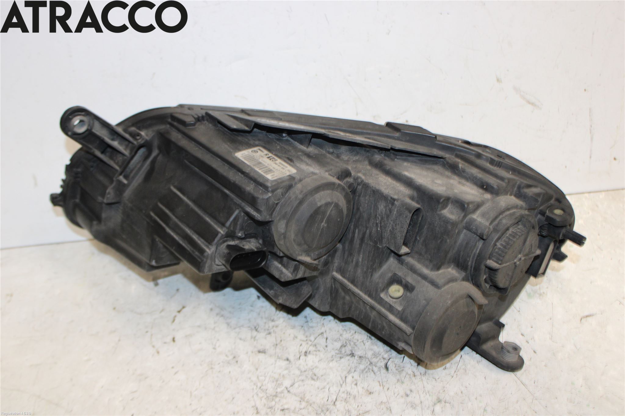 Volkswagen VW PASSAT 11-14 Strålkastare Höger