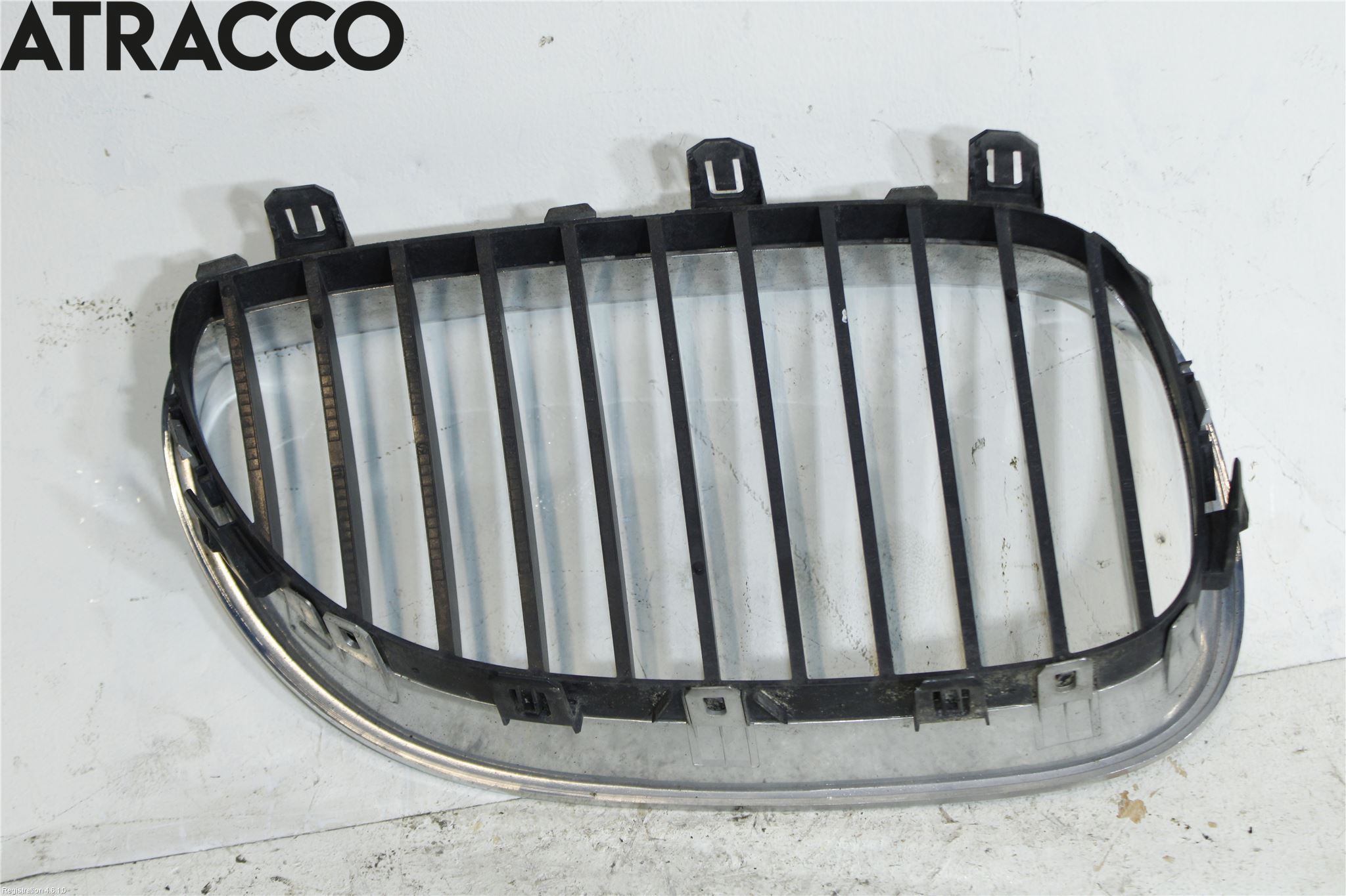 BMW 5 E60/61 Sed/Tou 02-10 Grilldel Vänster