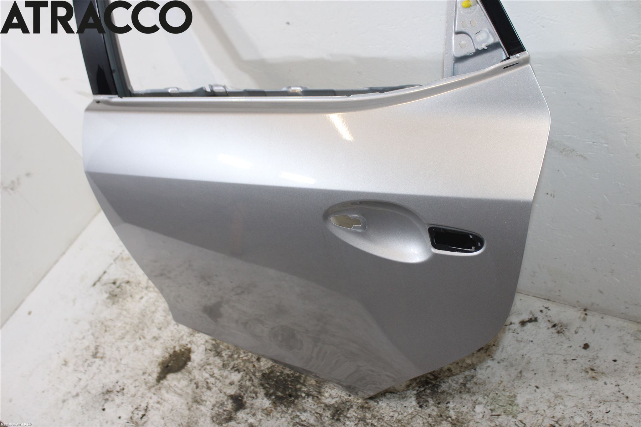 Mazda 2 (DE) 08-15 Dörr Bak Vänster