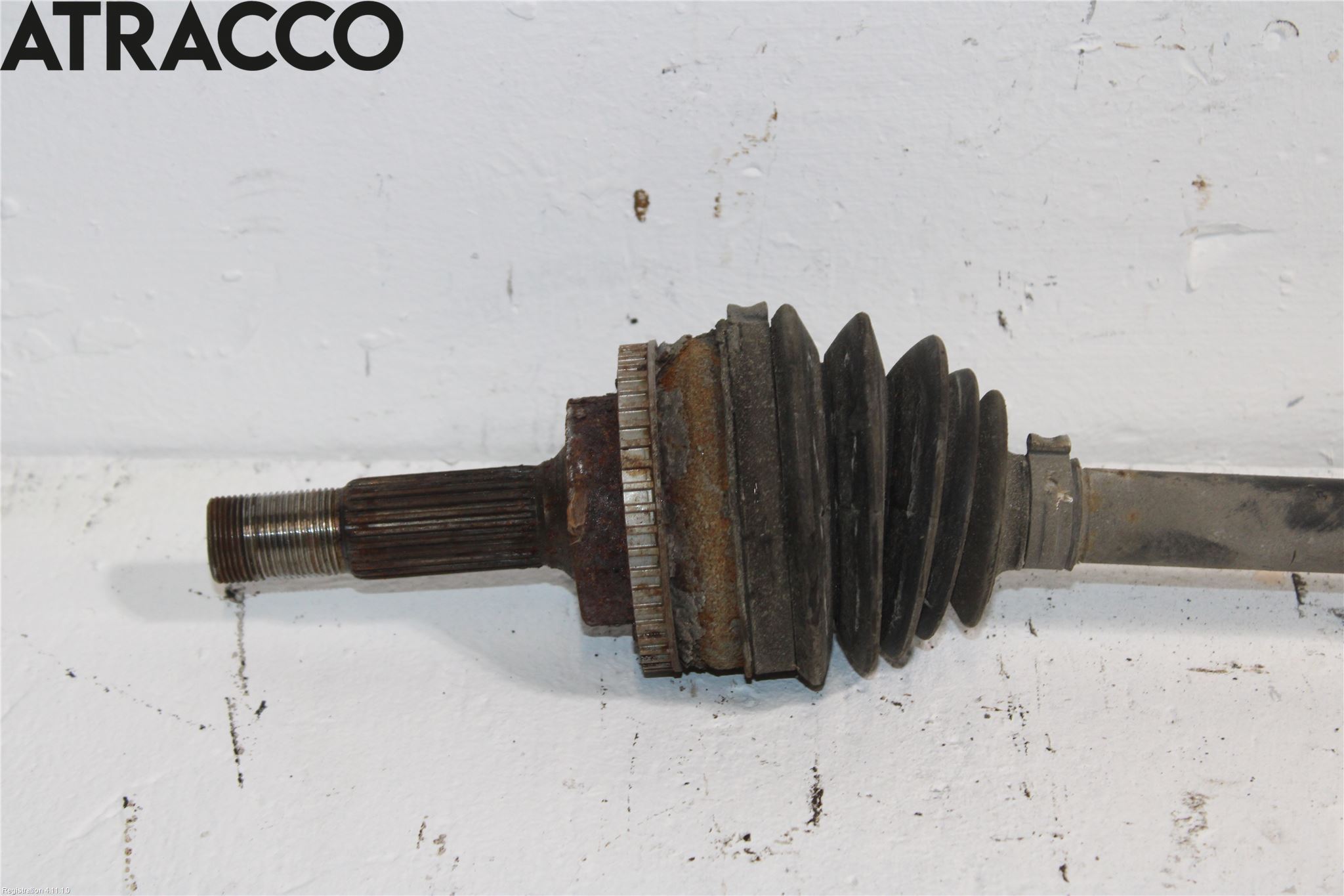 Toyota YARIS P1 03-05 Drivaxel Fram Höger