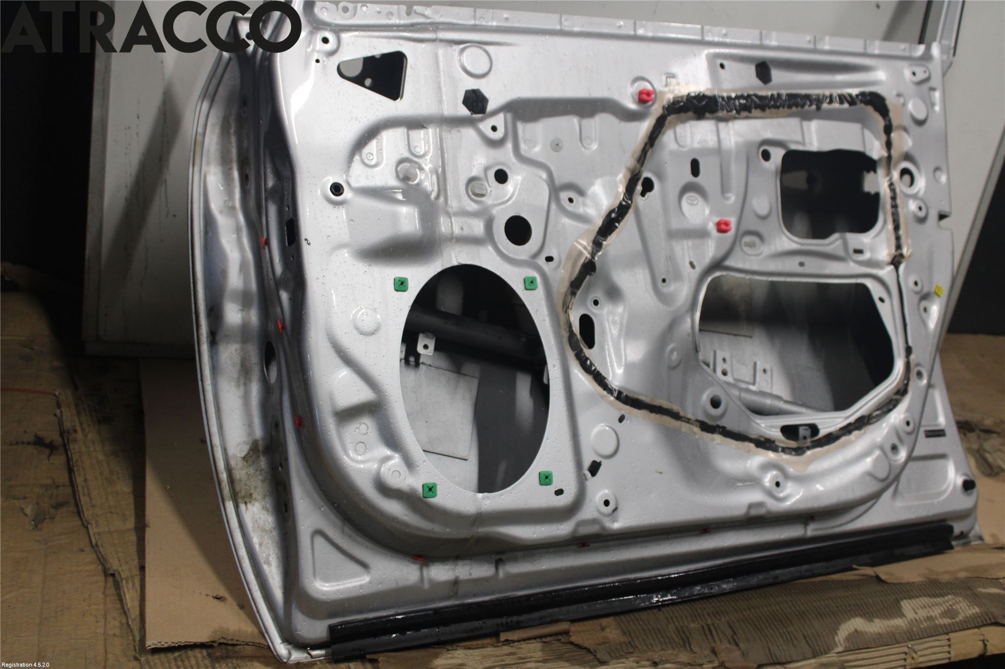Toyota AVENSIS 09-15 Dörr Fram Höger