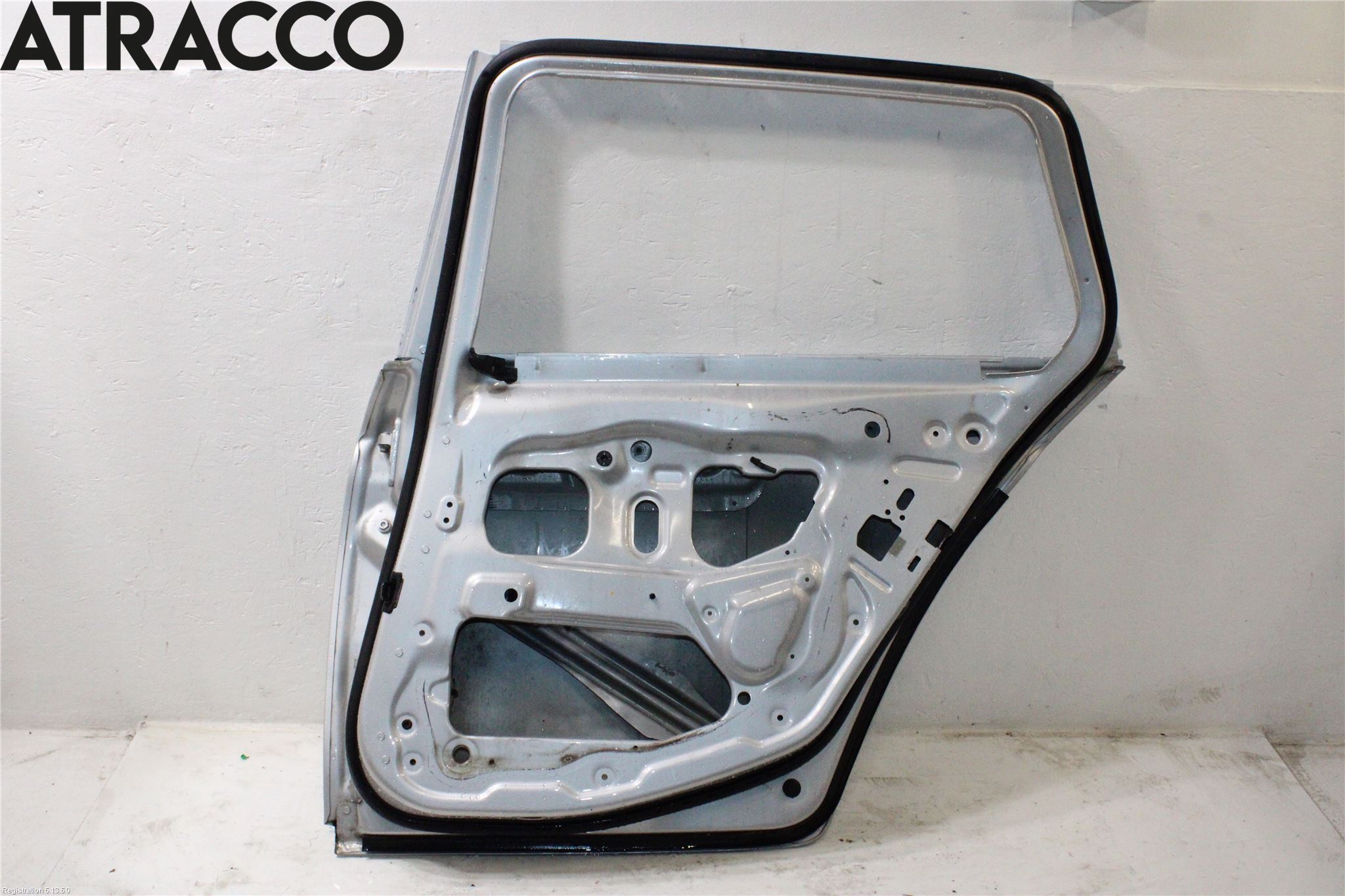 BMW 5 F10/F11/F18 09-17 Dörr Bak Höger