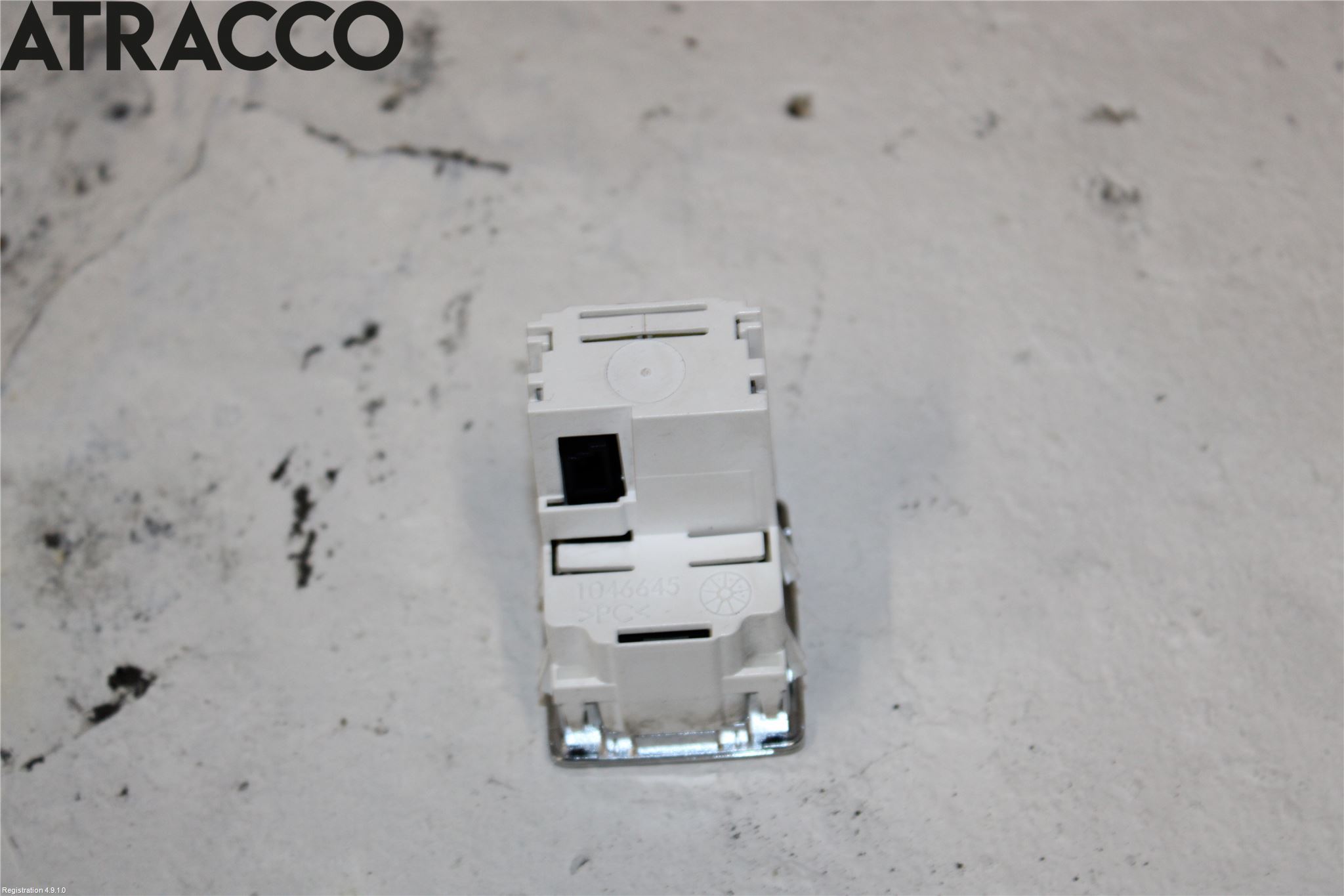 Mercedes-Benz MB E-KLASS (W212) 09-16 Instrument Klocka