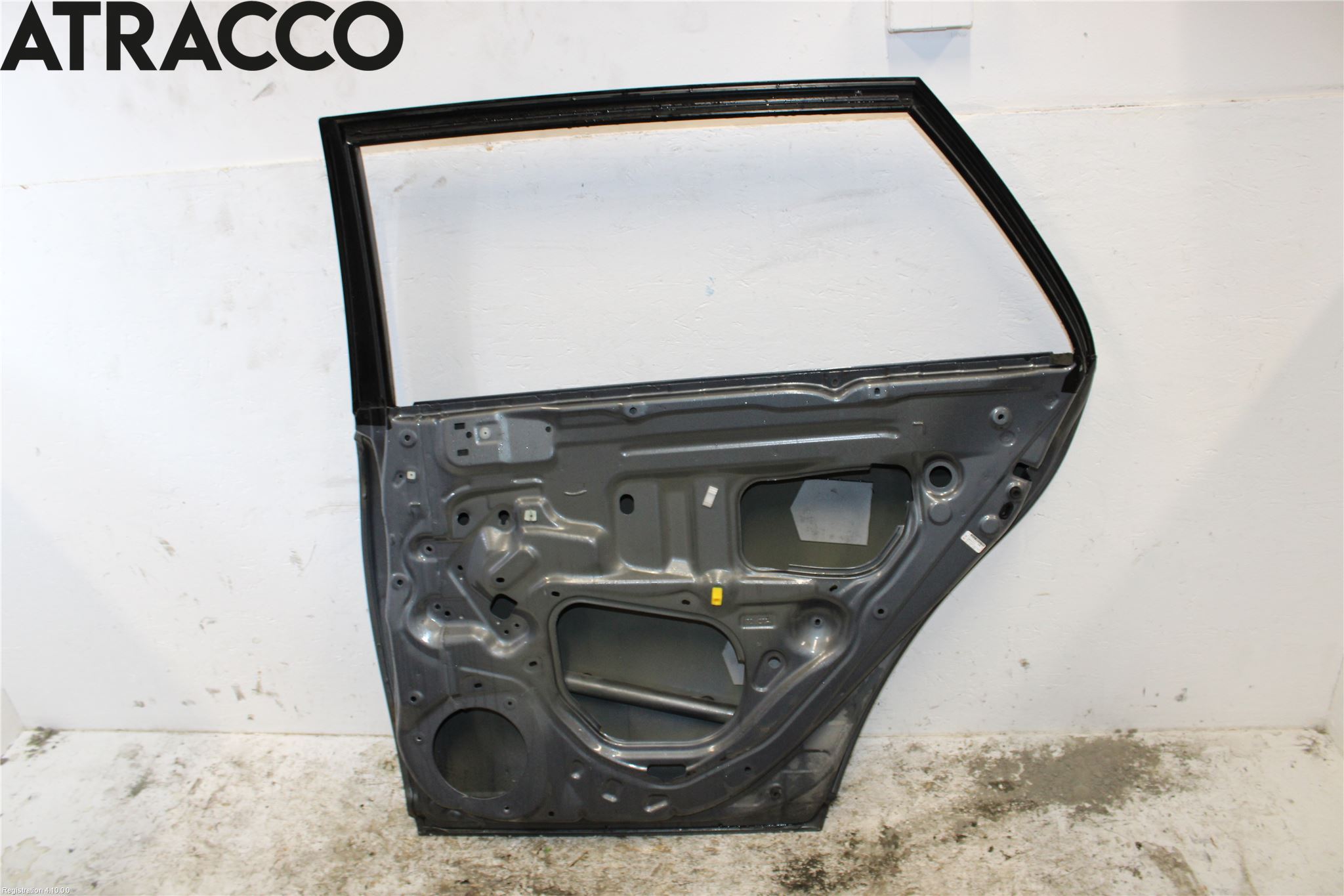 Toyota AVENSIS 03-06 Dörr Bak Höger