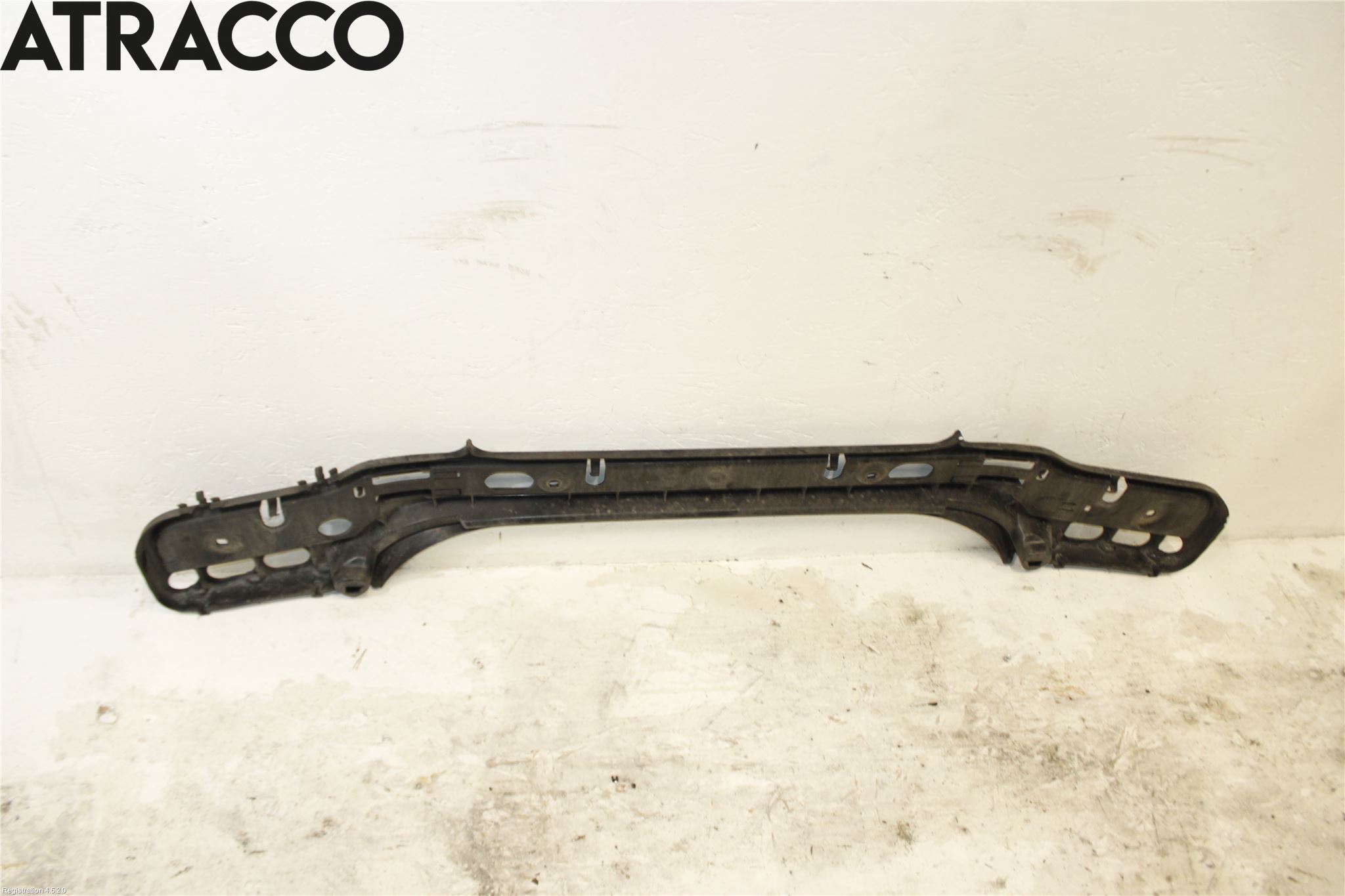 BMW 5 E60/61 Sed/Tou 02-10 Stötfångardel Bak Mitt