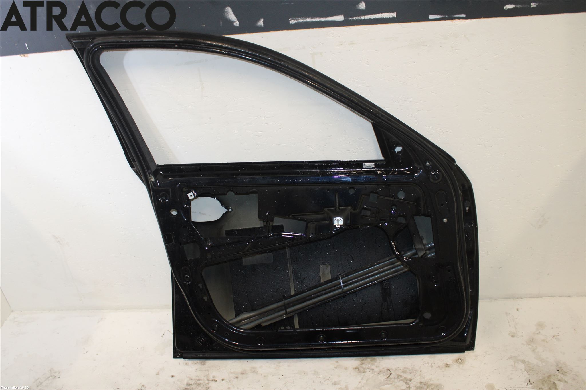 BMW 5 E60/61 Sed/Tou 02-10 Dörr Fram Vänster