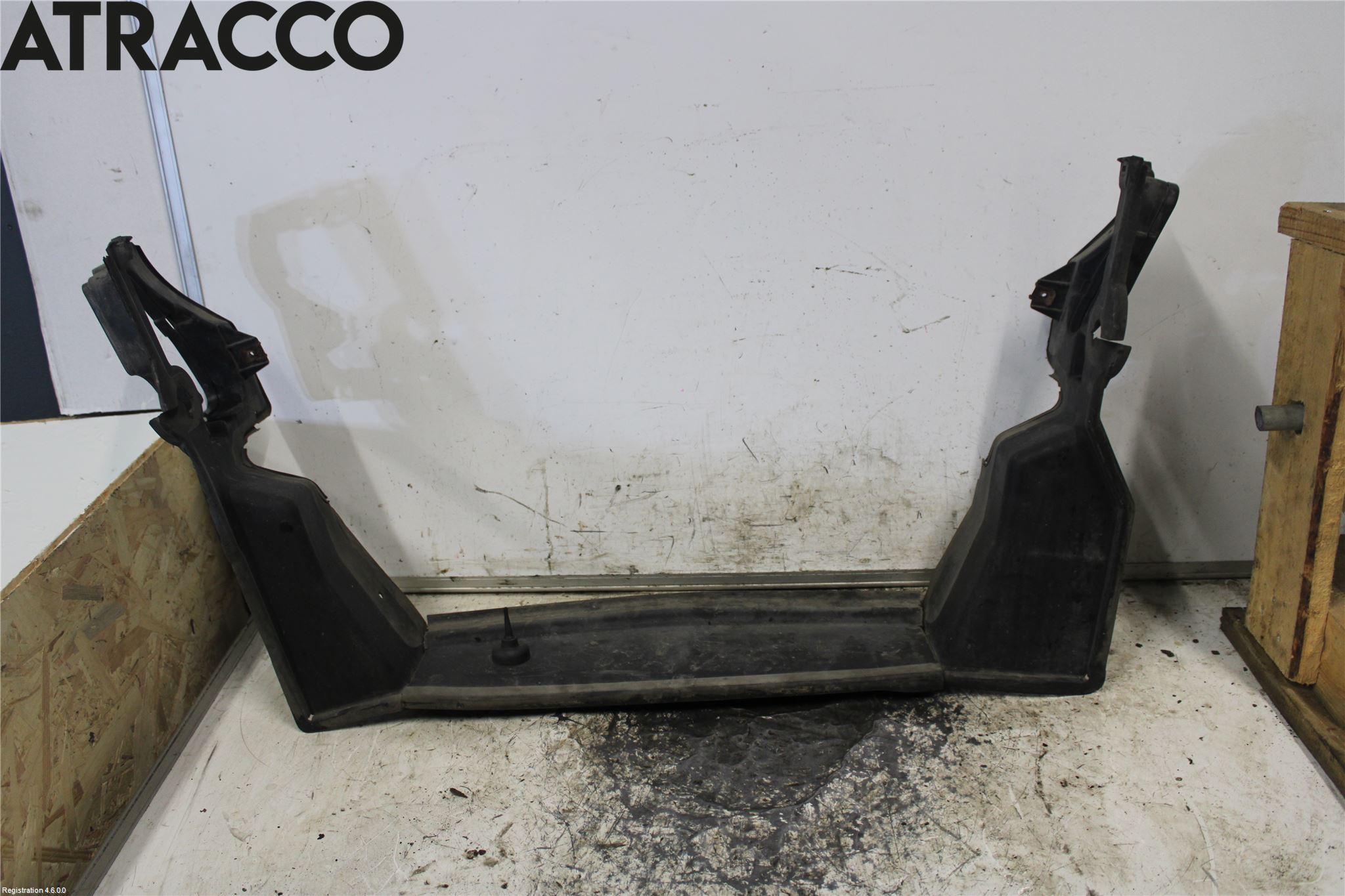 BMW 5 E60/61 Sed/Tou 02-10 Deflektor Plåt-Plast Kylning