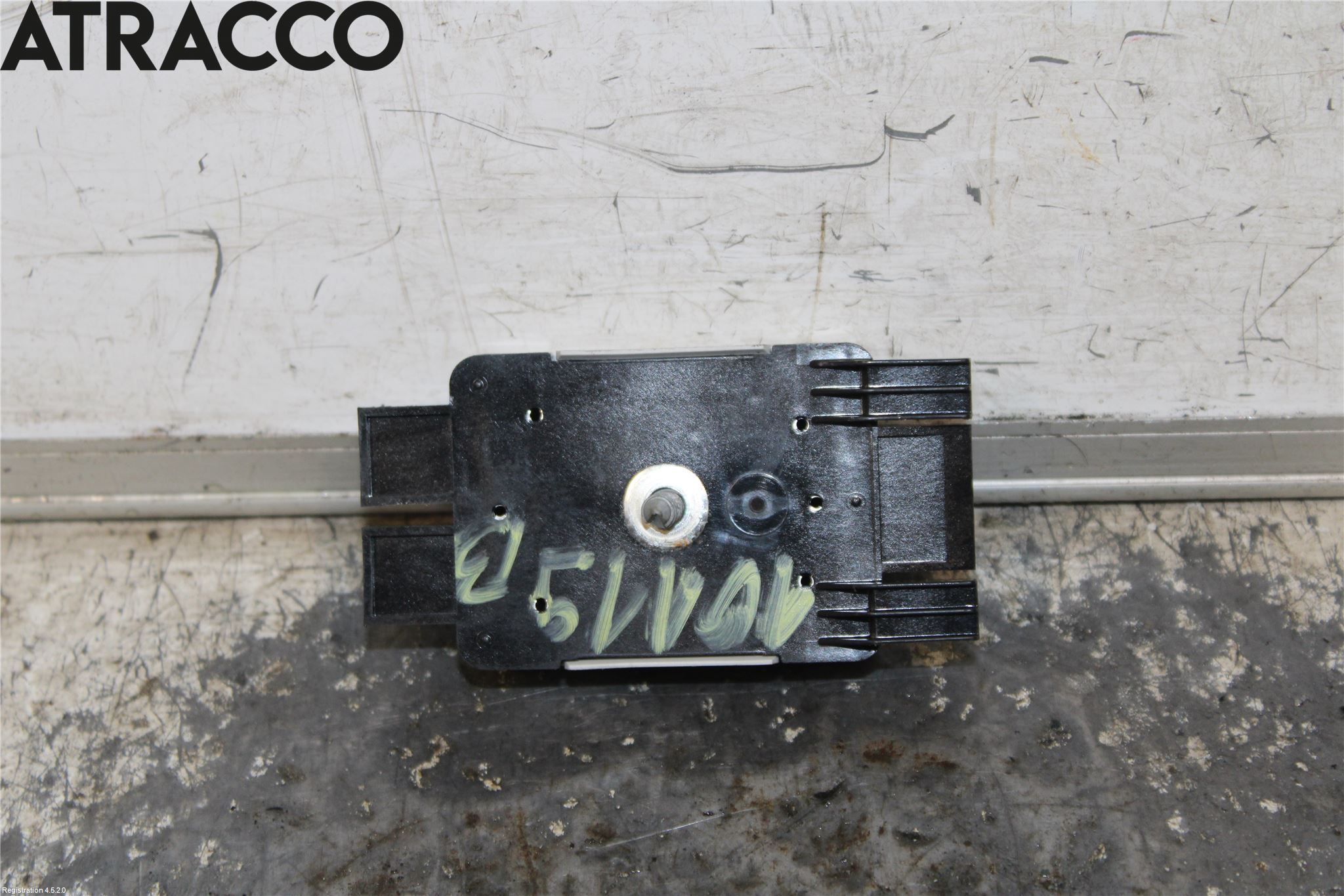 Volkswagen VW GOLF / E-GOLF VII 13-20 Antennförstärkare