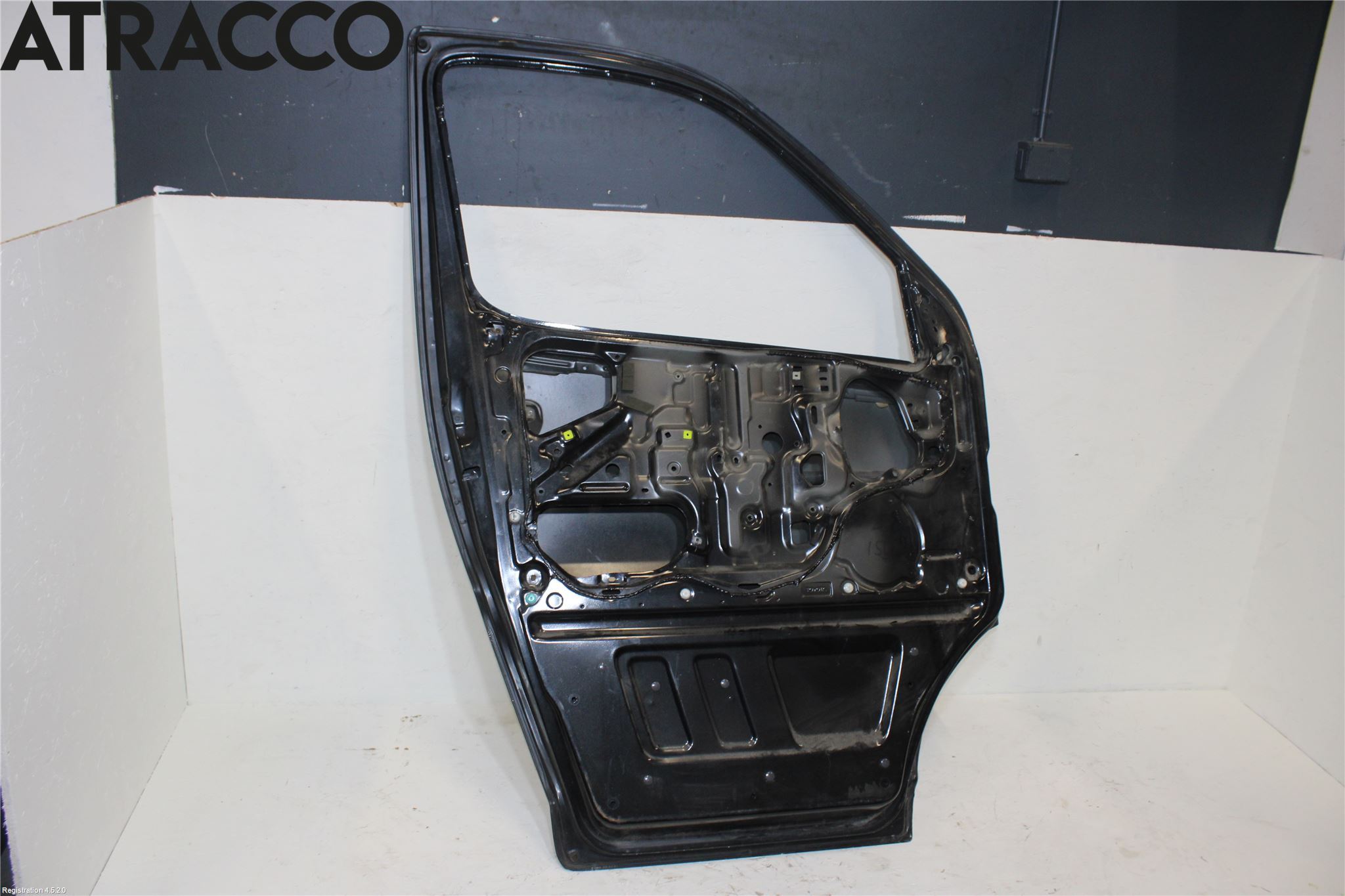 Toyota HI-ACE 06-12 Dörr Fram Vänster