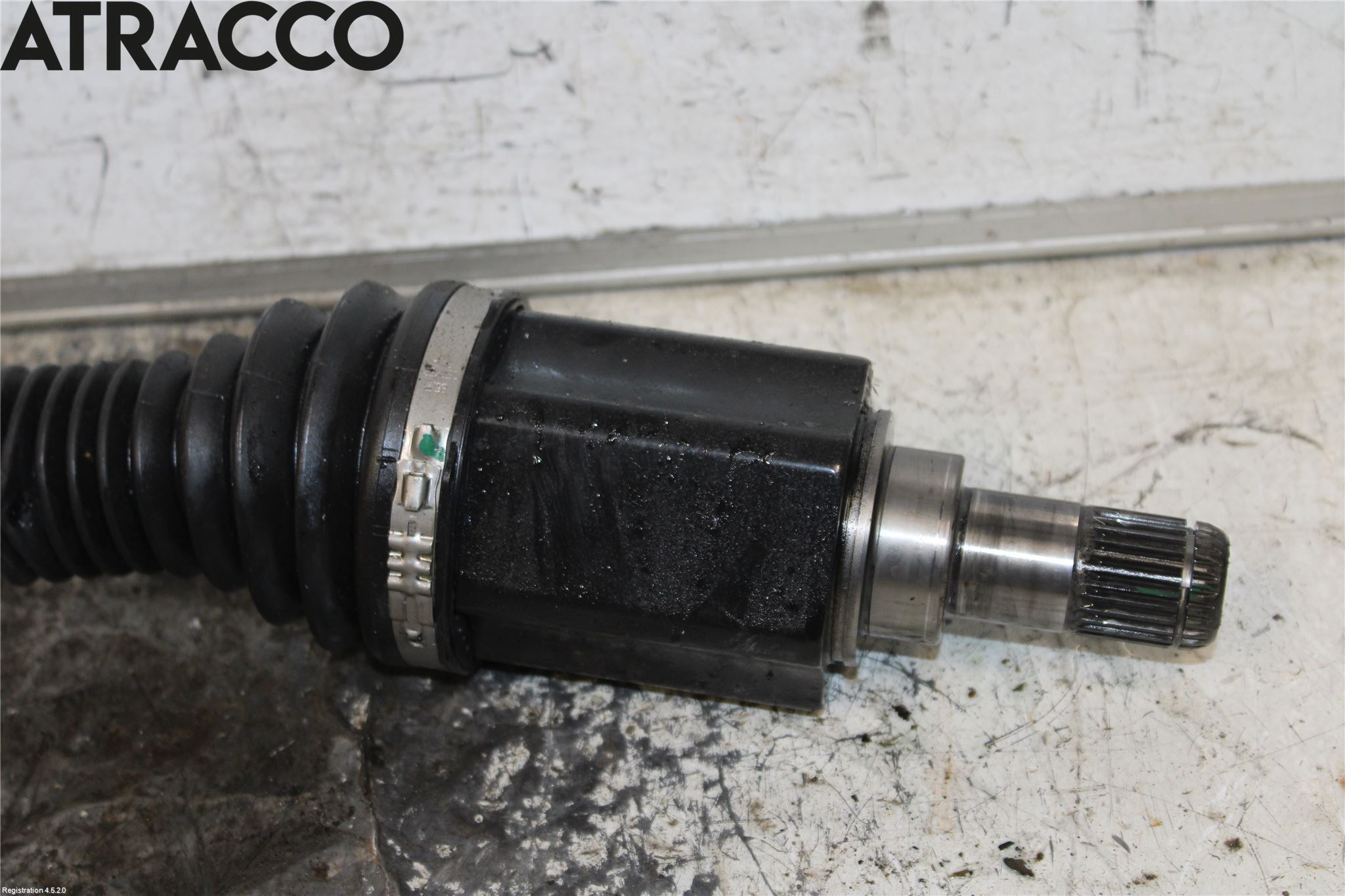 BMW 3 F30/F31/F80 12-19 Drivaxel Fram Vänster