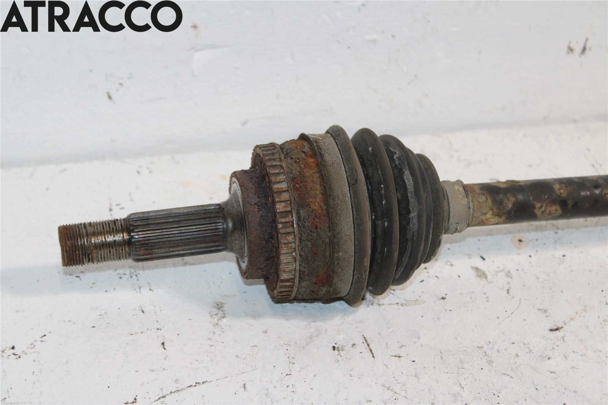 Toyota YARIS P1 03-05 Drivaxel Fram Vänster