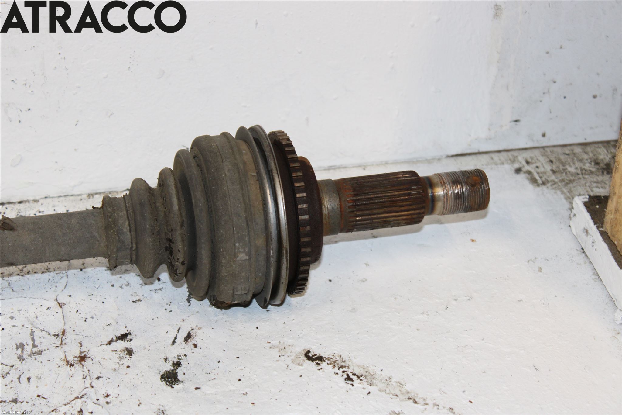Toyota HI-ACE 95-05 Drivaxel Bak Vänster