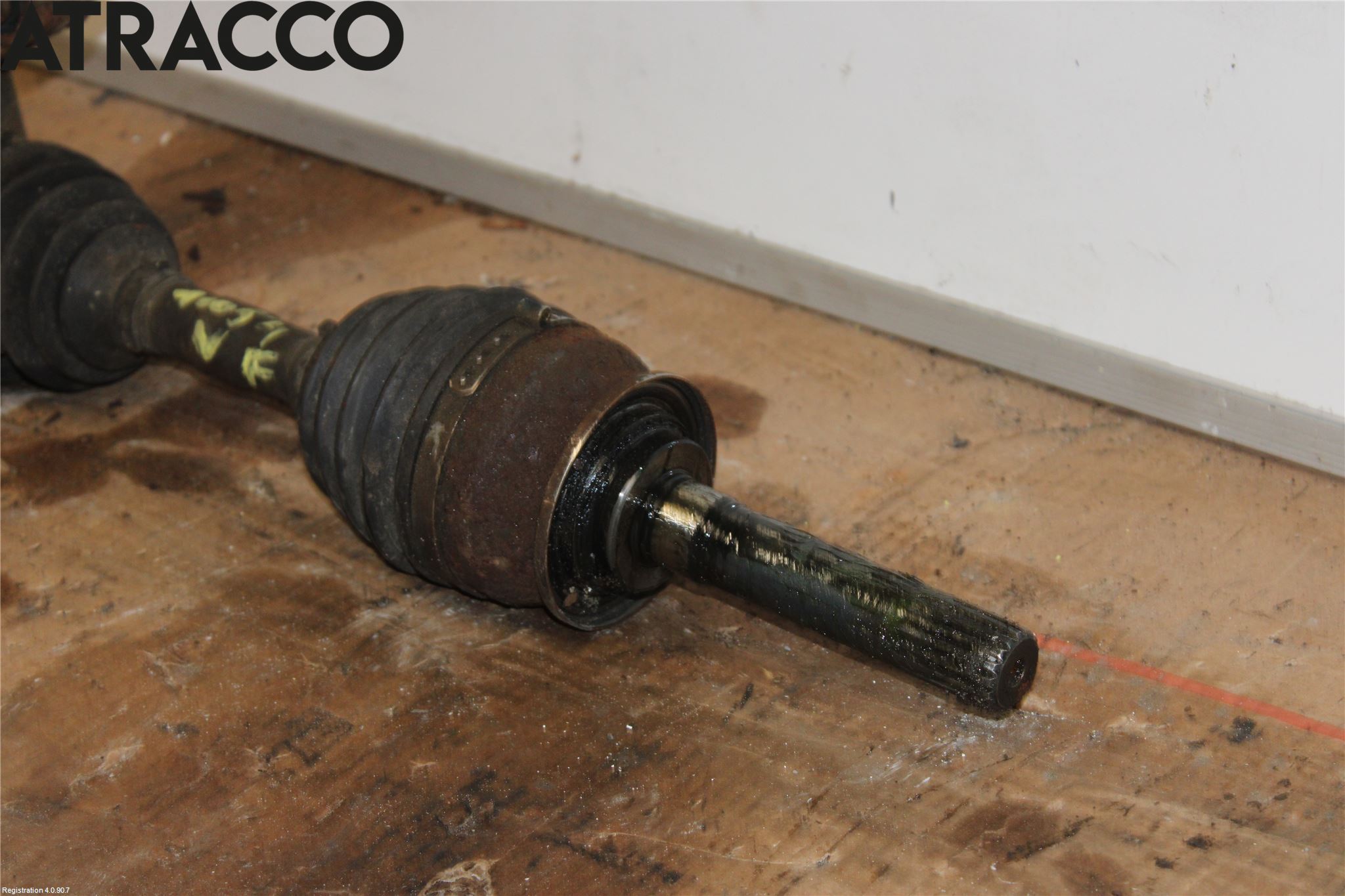 Isuzu D-MAX Drivaxel Fram Vänster