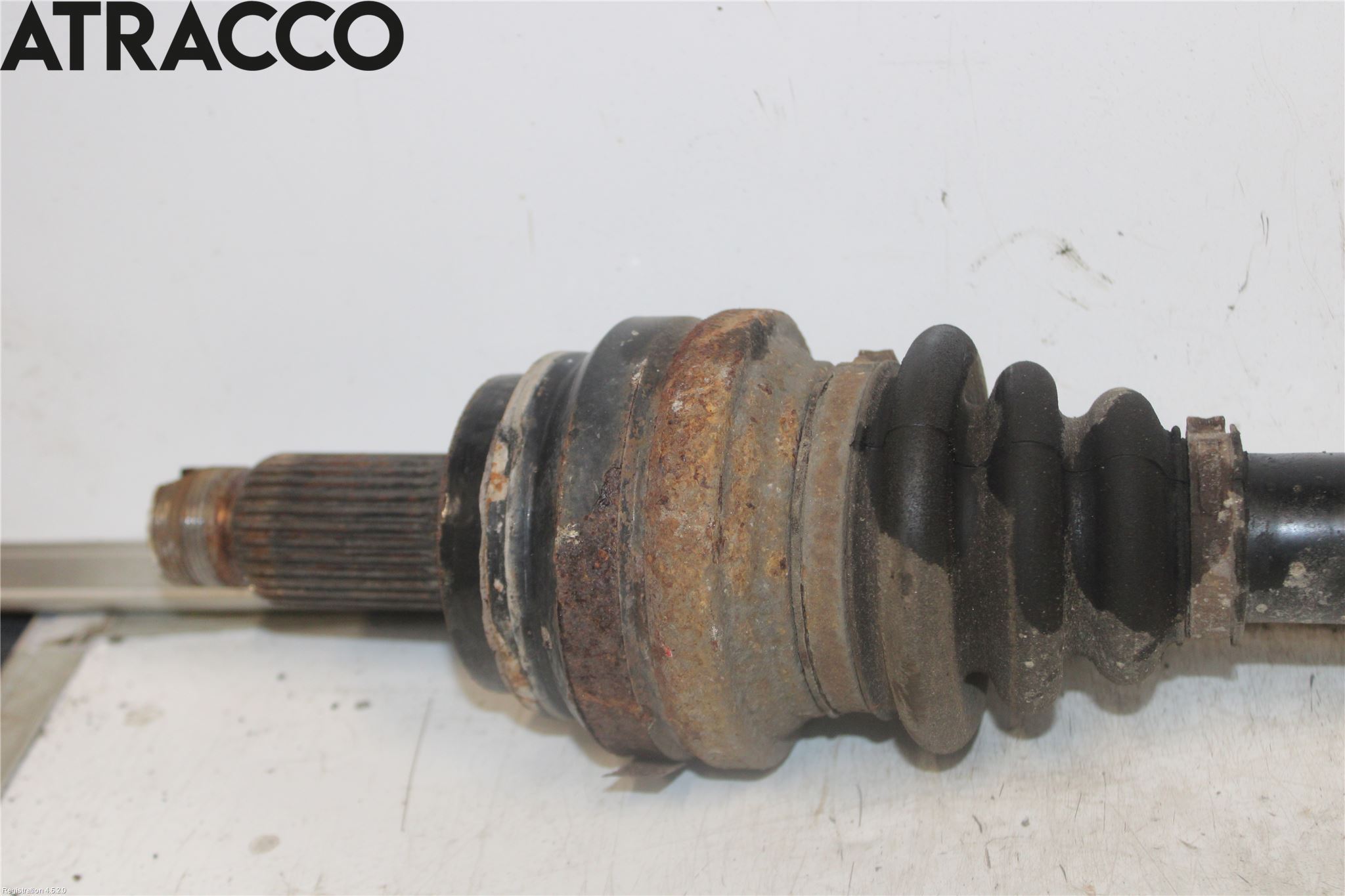 BMW 5 F10/F11/F18 09-17 Drivaxel Bak Höger