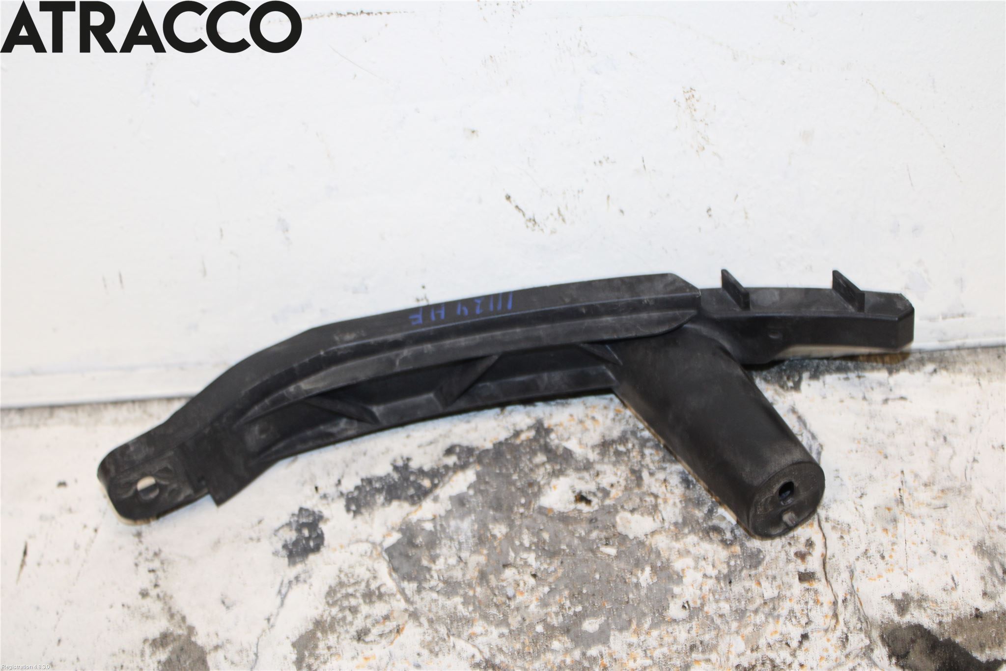 Volkswagen VW GOLF V 04-09 Stötfångarfäste Fram Hö