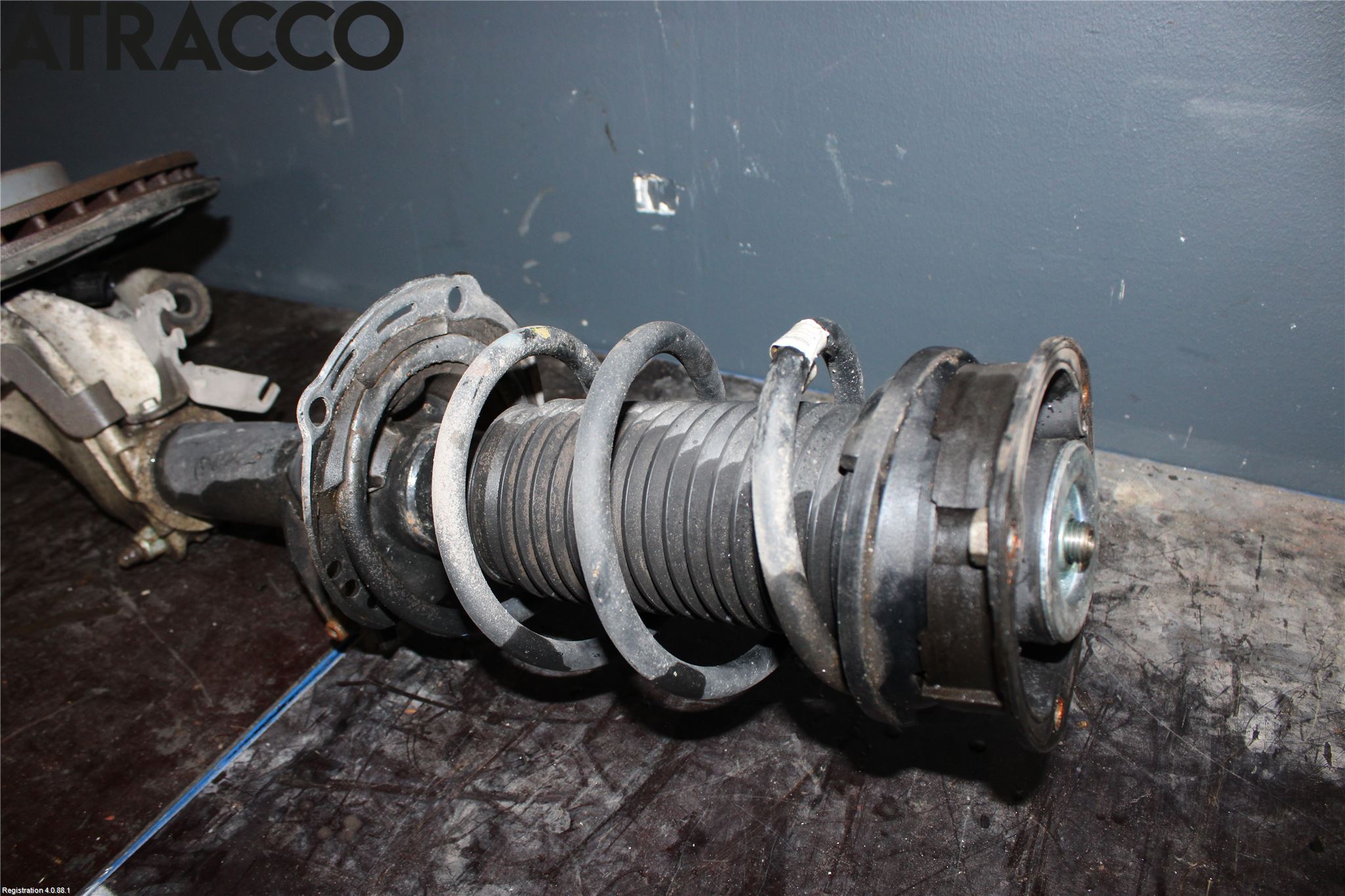 Volkswagen VW PASSAT 15-19 Fjäderben Fram Vänster