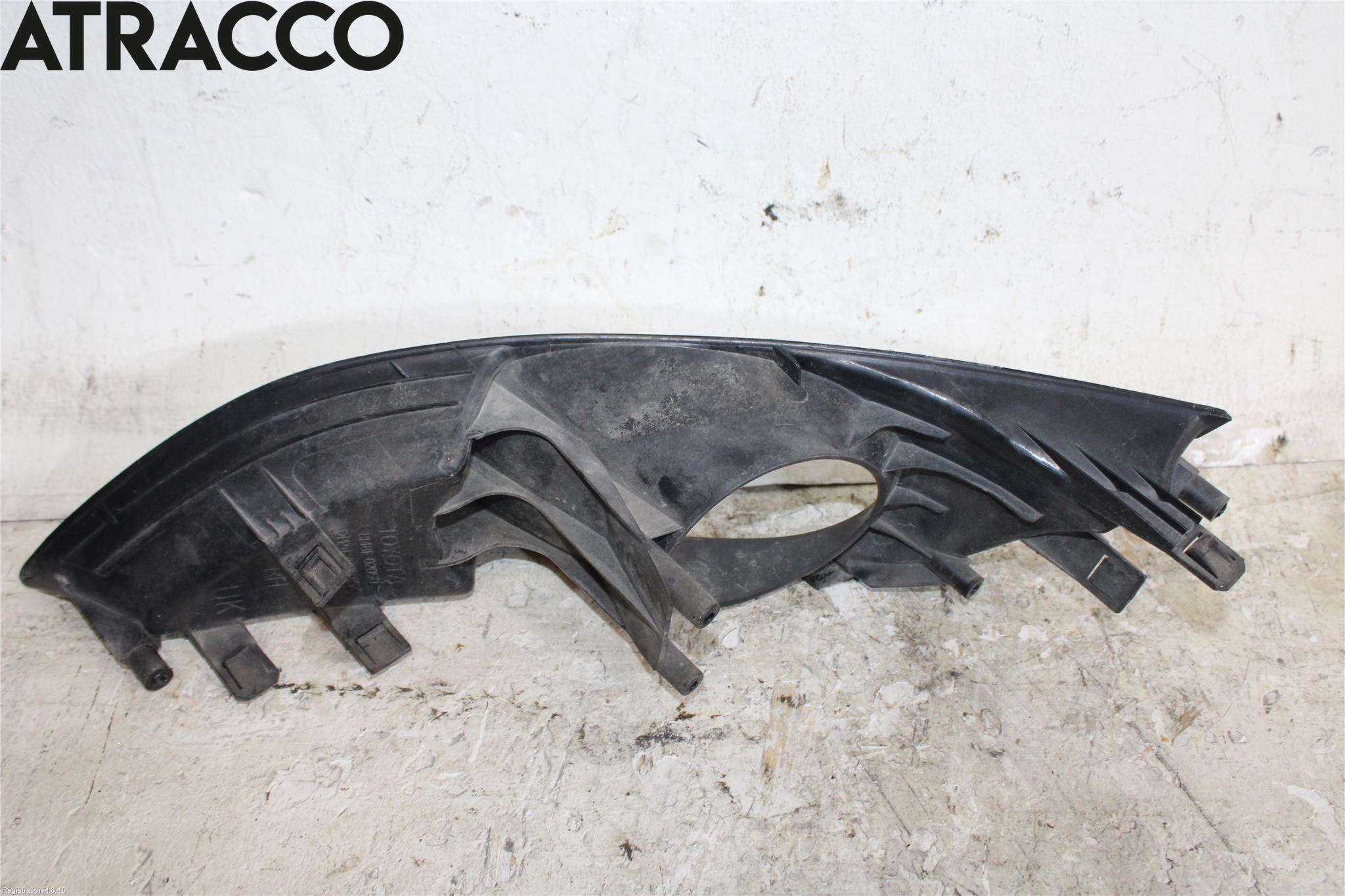 Toyota AURIS 10-12 Dimljussarg Fram