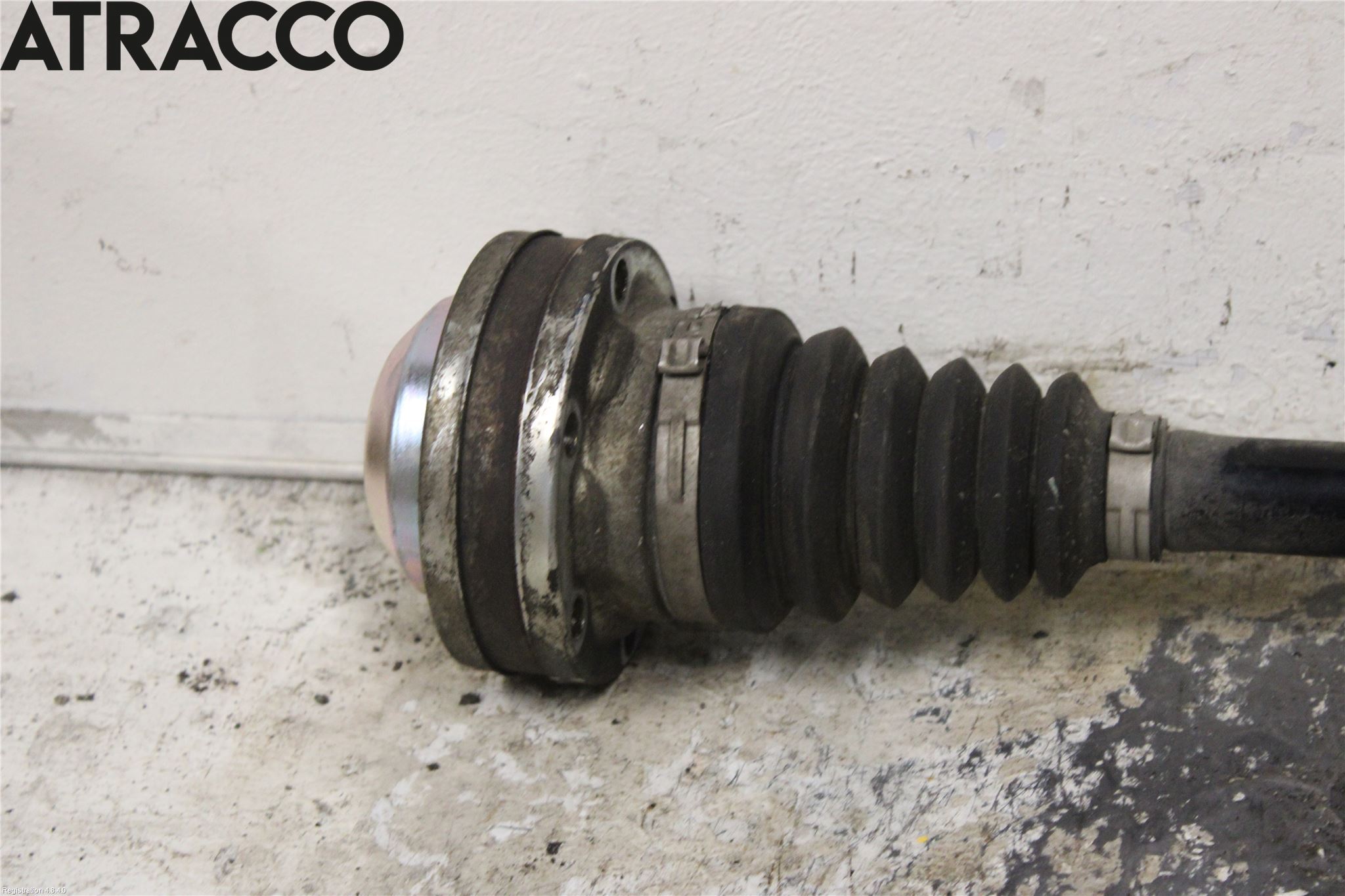 Volkswagen VW CADDY 16-20 Drivaxel Fram Höger