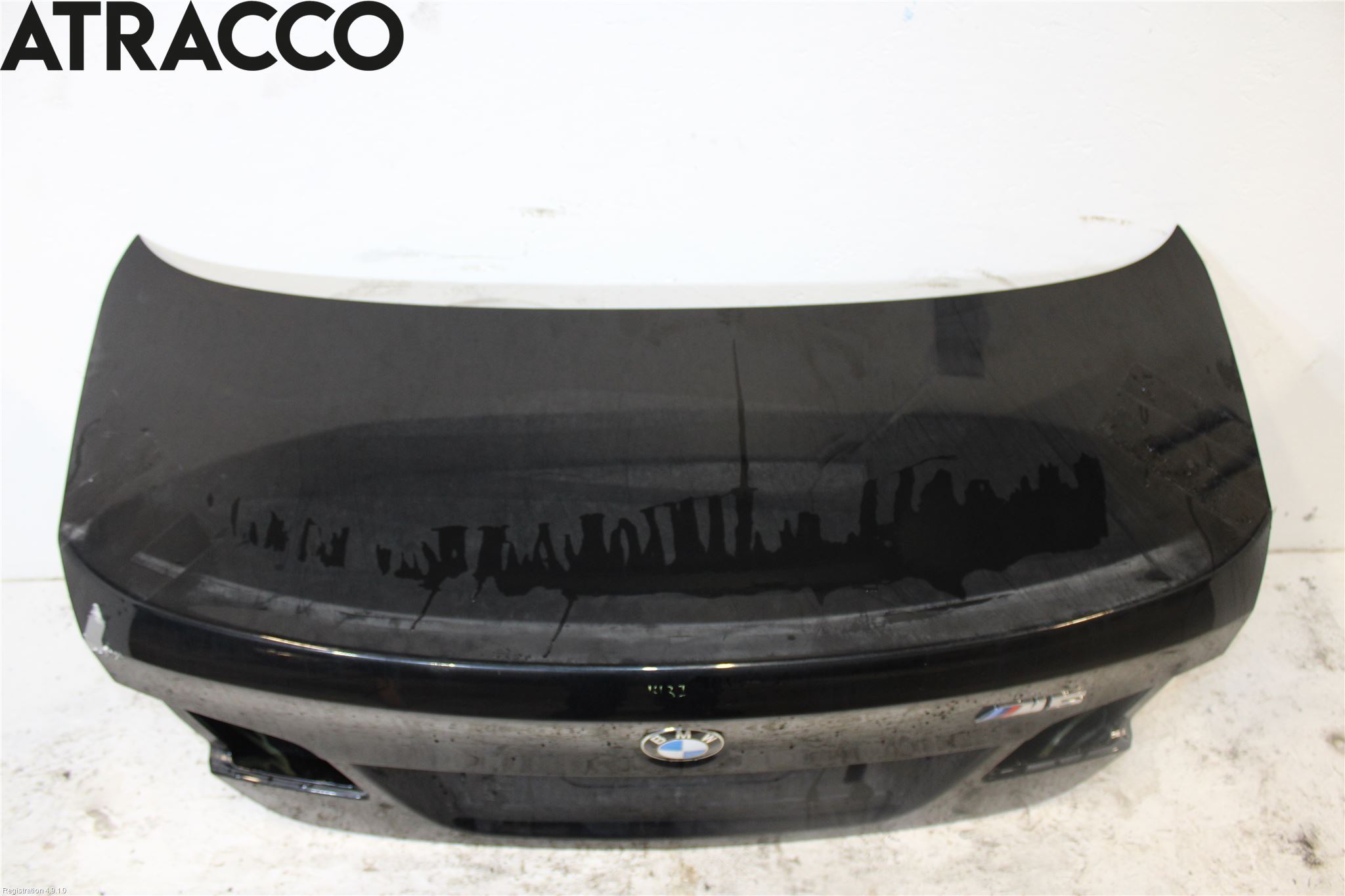 BMW 5 F10/F11/F18 09-17 Baklucka (Ej Med Ruta)