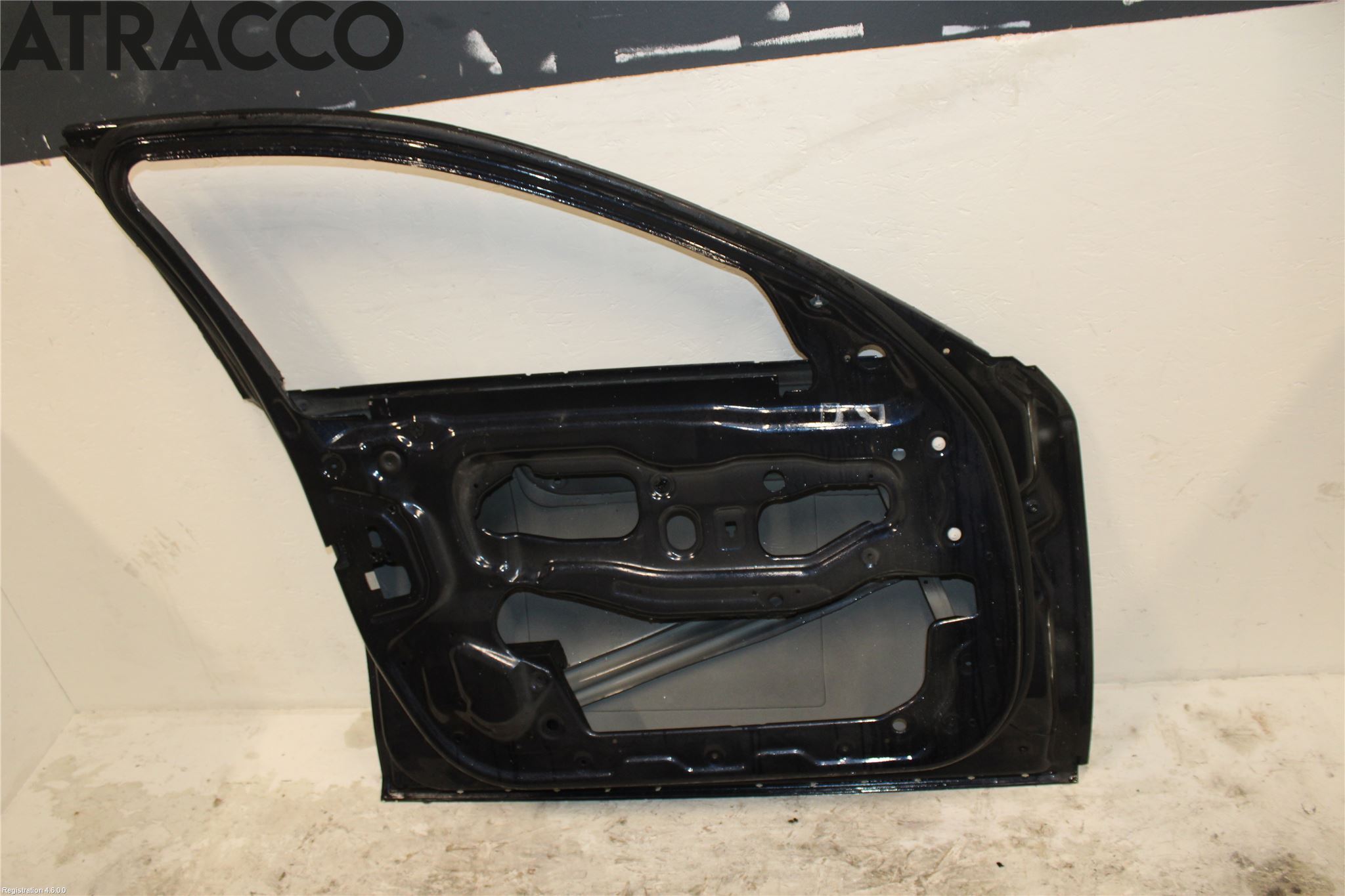 BMW 5 F10/F11/F18 09-17 Dörr Fram Vänster