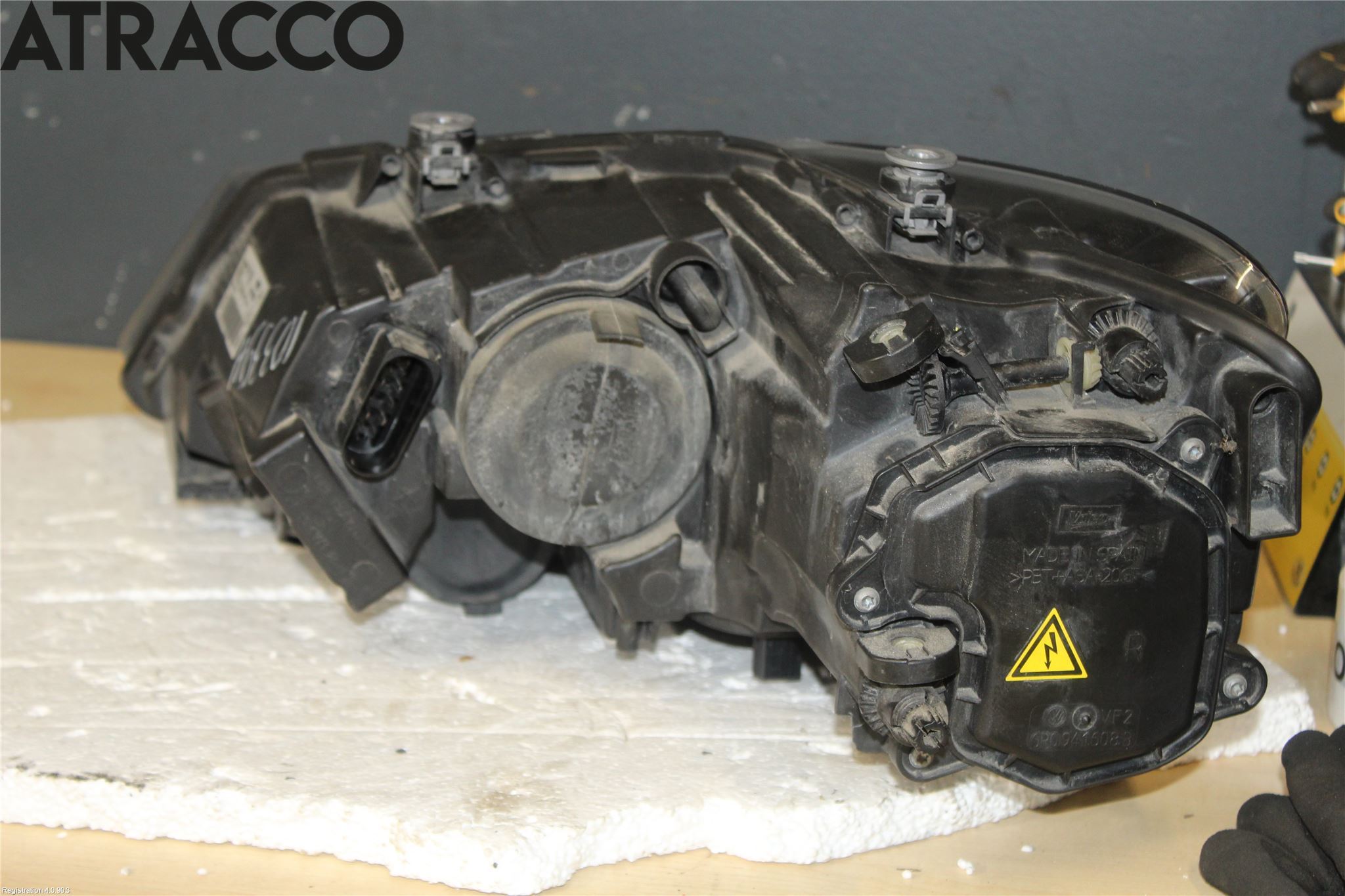 Volkswagen VW POLO 10-17 Strålkastare Höger