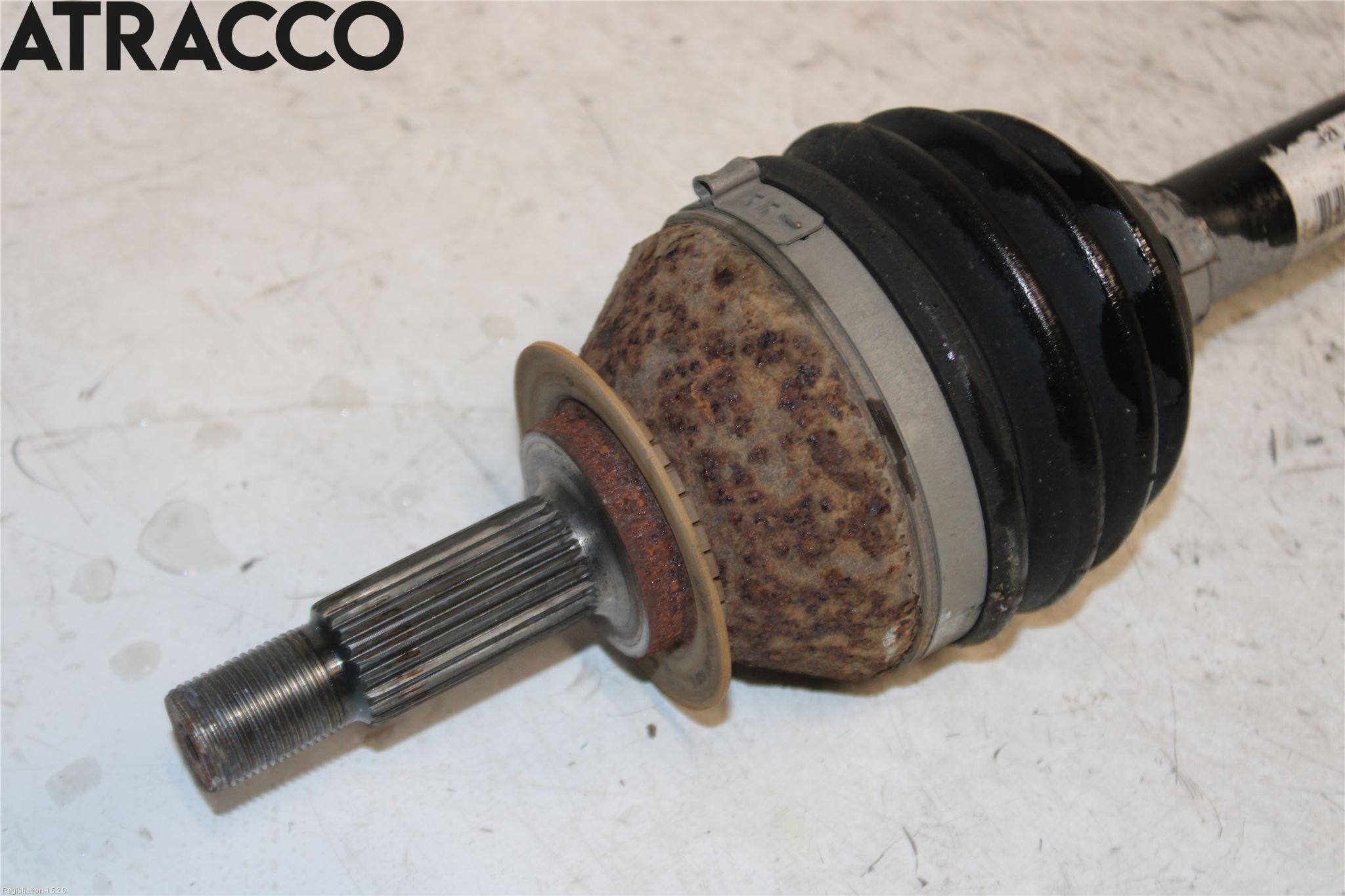 Volkswagen VW UP! / E-UP! Drivaxel Fram Höger