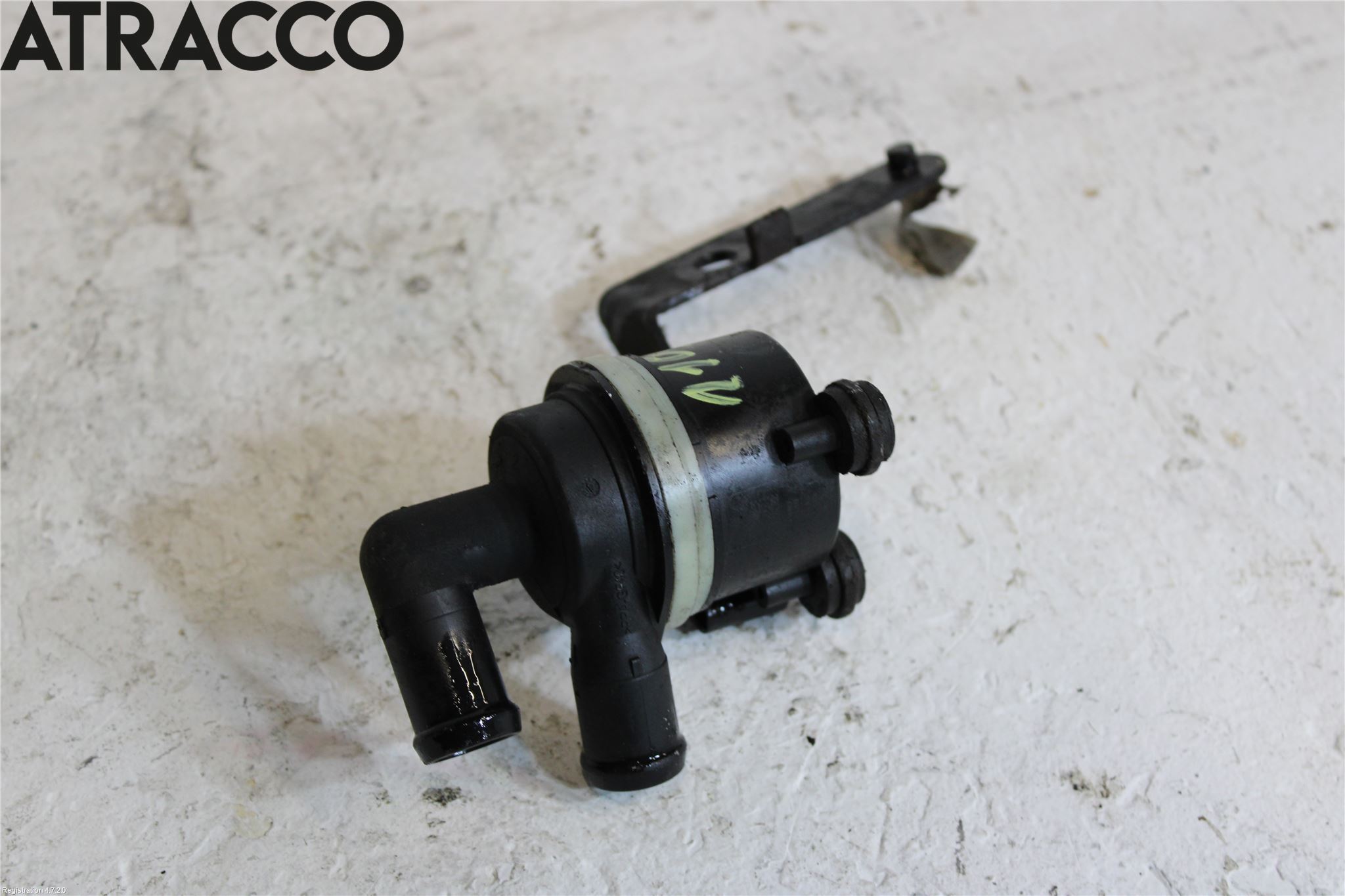 Volkswagen VW CADDY 11-15 Vattenpump