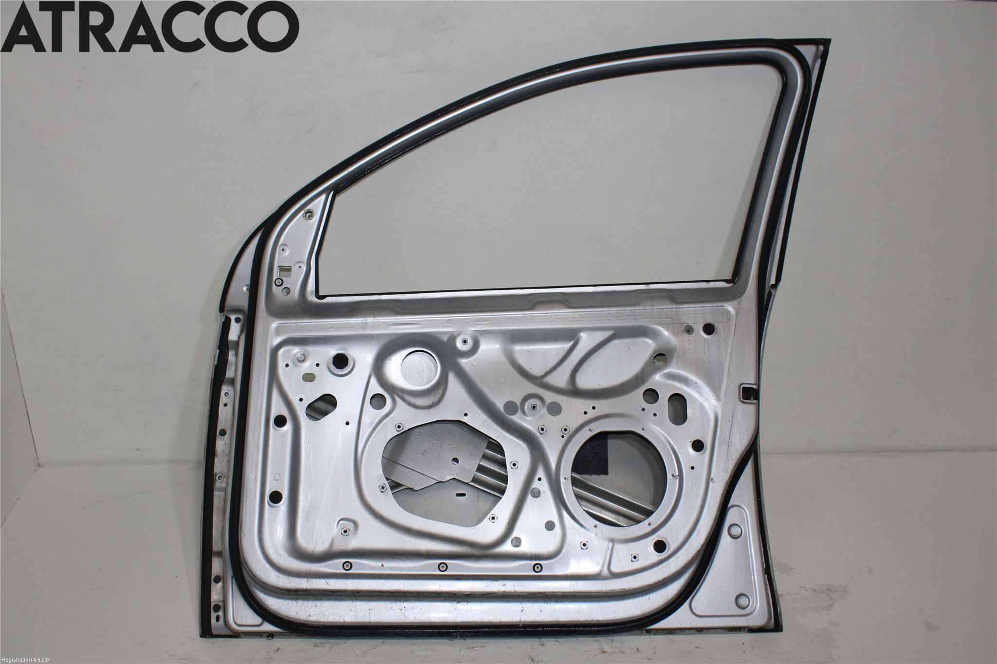 Volkswagen VW GOLF V 04-09 Dörr Fram Höger