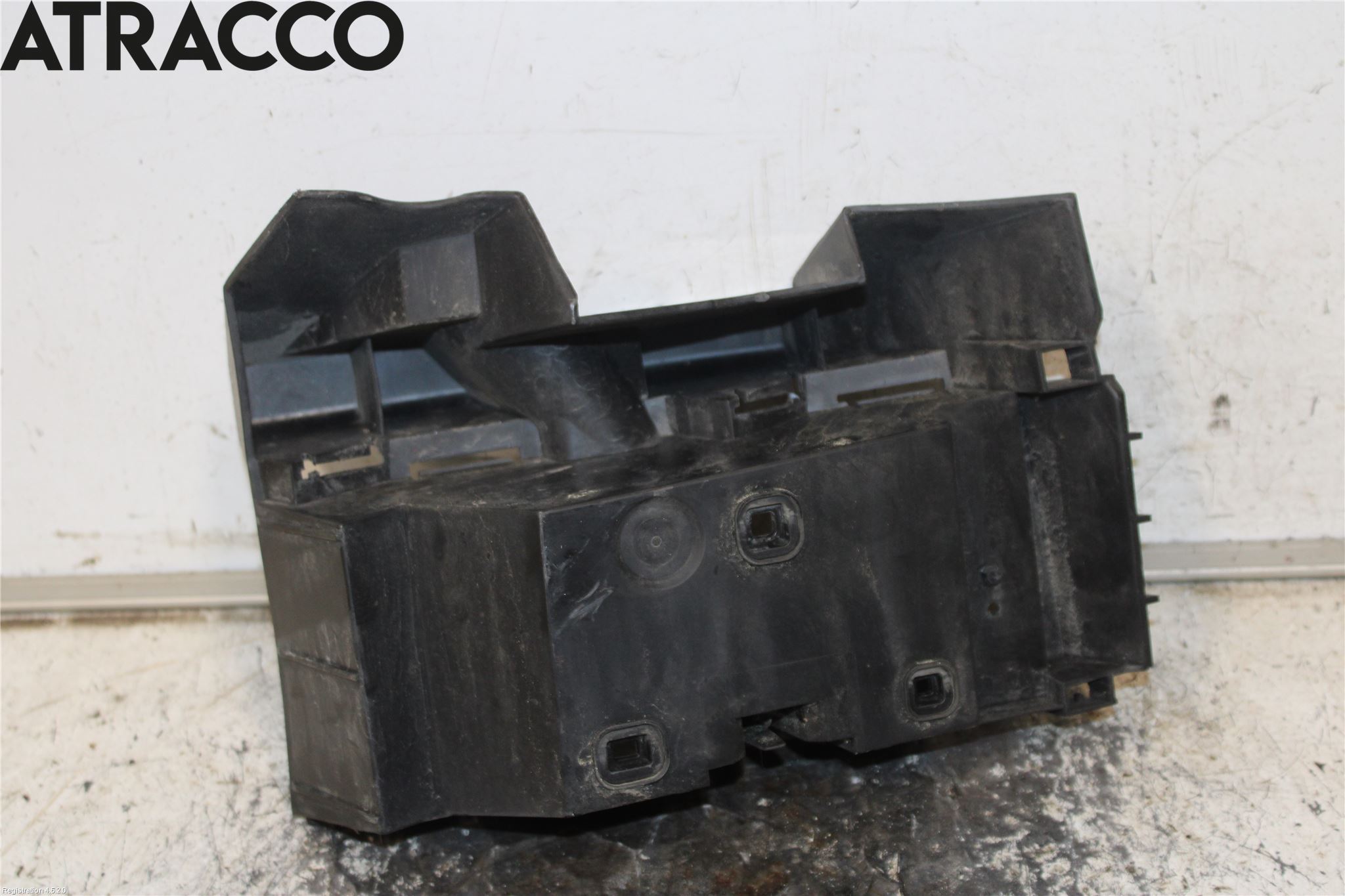 Volvo XC90 03-06 Stötfångarfäste Bak Hö