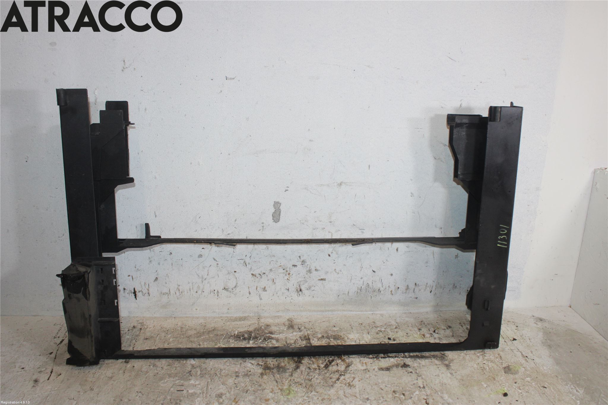 BMW 5 F10/F11/F18 09-17 Kylarfäste-Ram-Balk