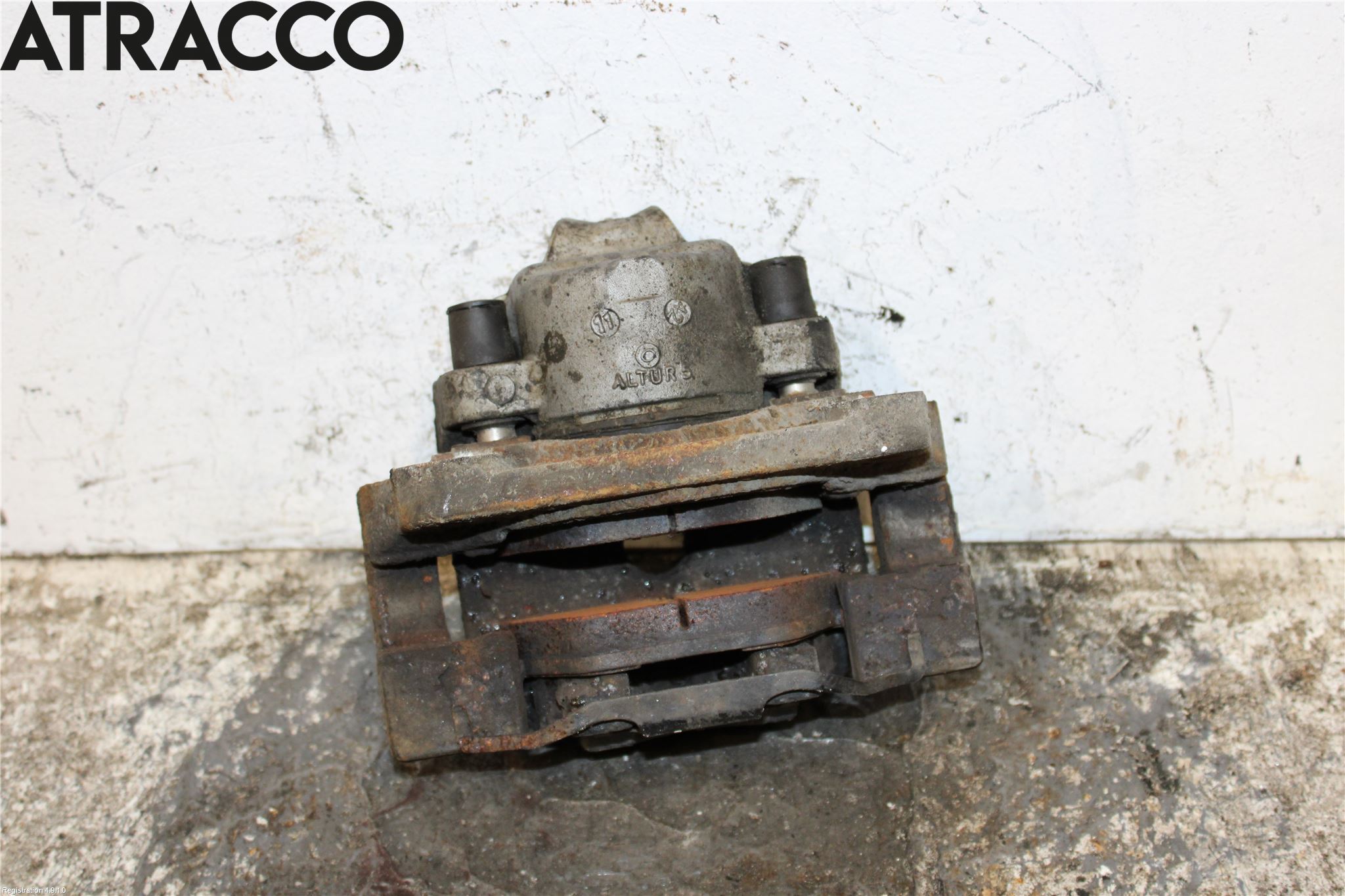 BMW 5 F10/F11/F18 09-17 Bromsok Fram Vänster