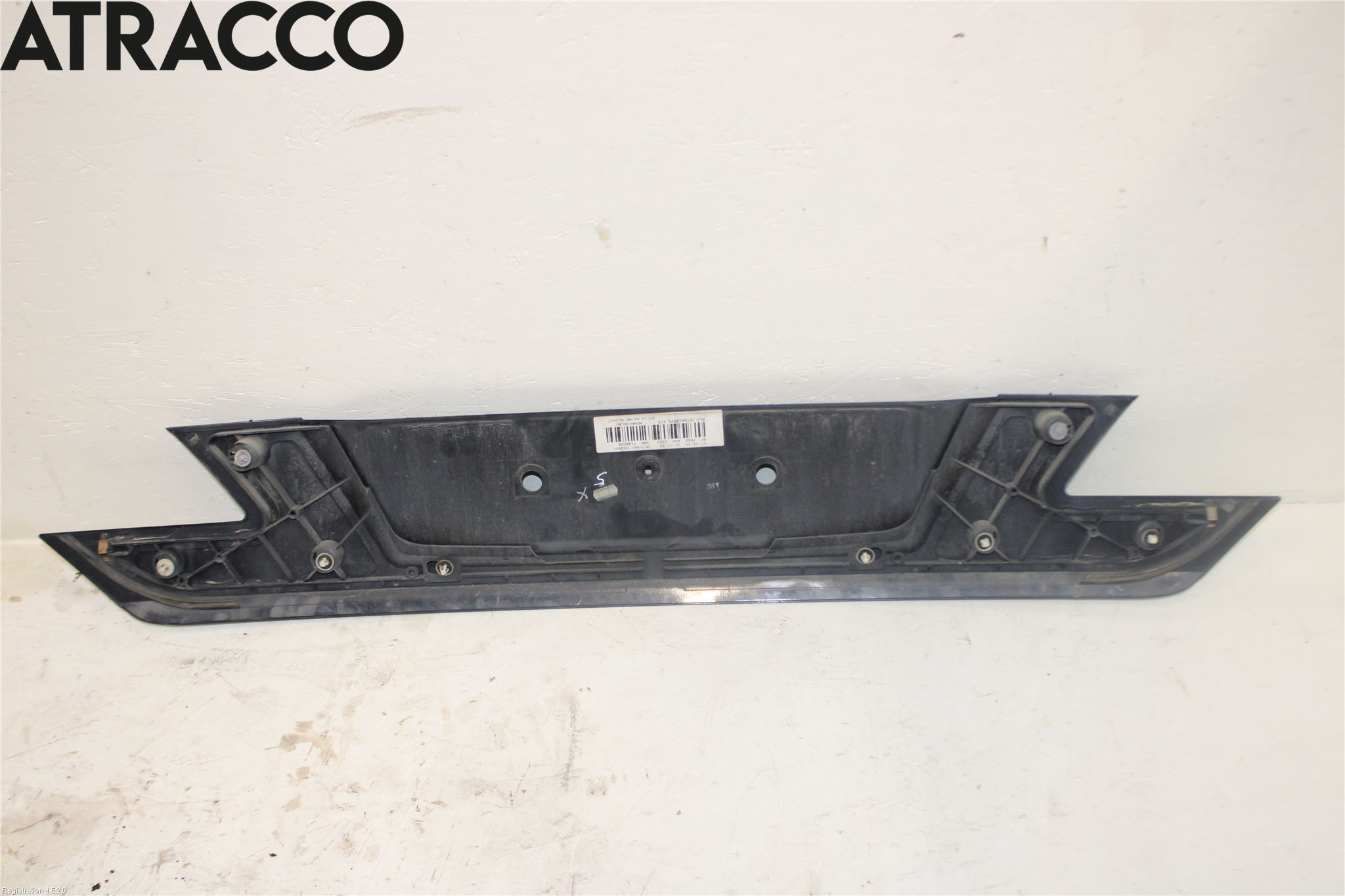 BMW 7 E65/66    00-08 Stötfångardel Fram Mitt