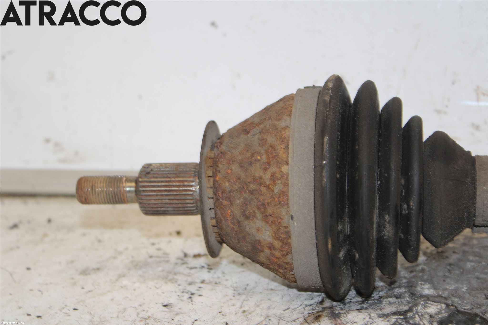 Volkswagen VW POLO 10-17 Drivaxel Fram Vänster