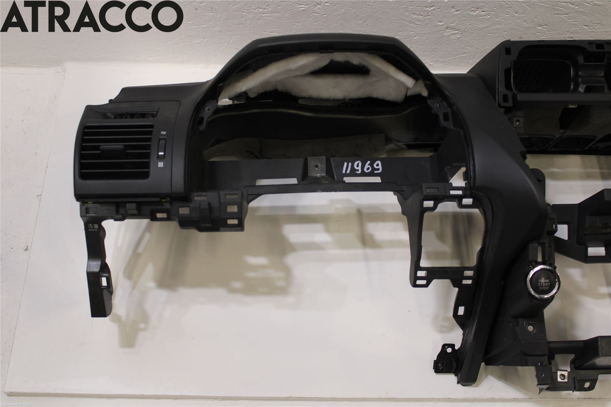 Toyota LANDCRUISER J150 10-23 Instrumentbräda