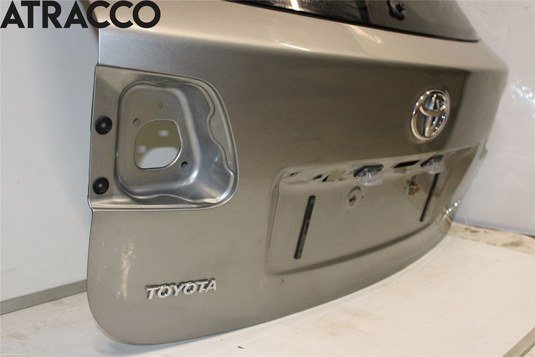 Toyota AVENSIS 09-15 Baklucka Kombi