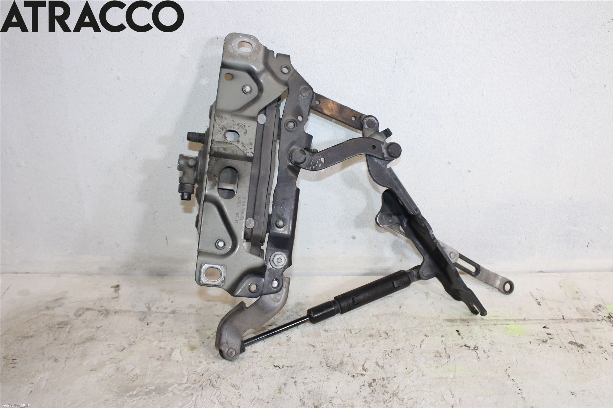 BMW 5 F10/F11/F18 09-17 Huvgångjärn
