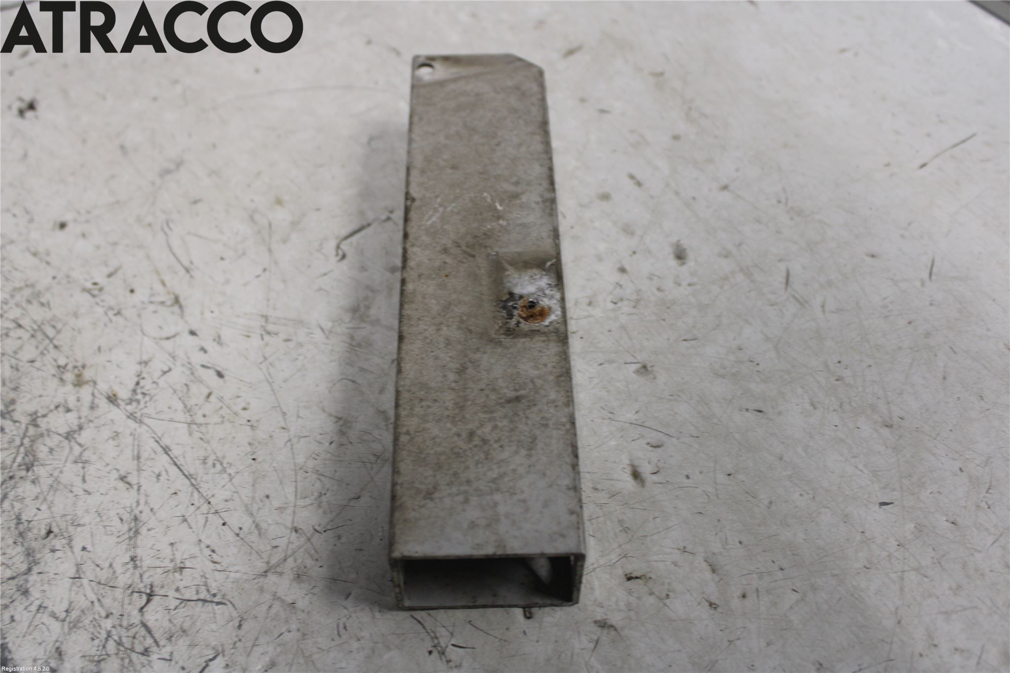 BMW 5 F10/F11/F18 09-17 Stötfångarbärjärn Fram
