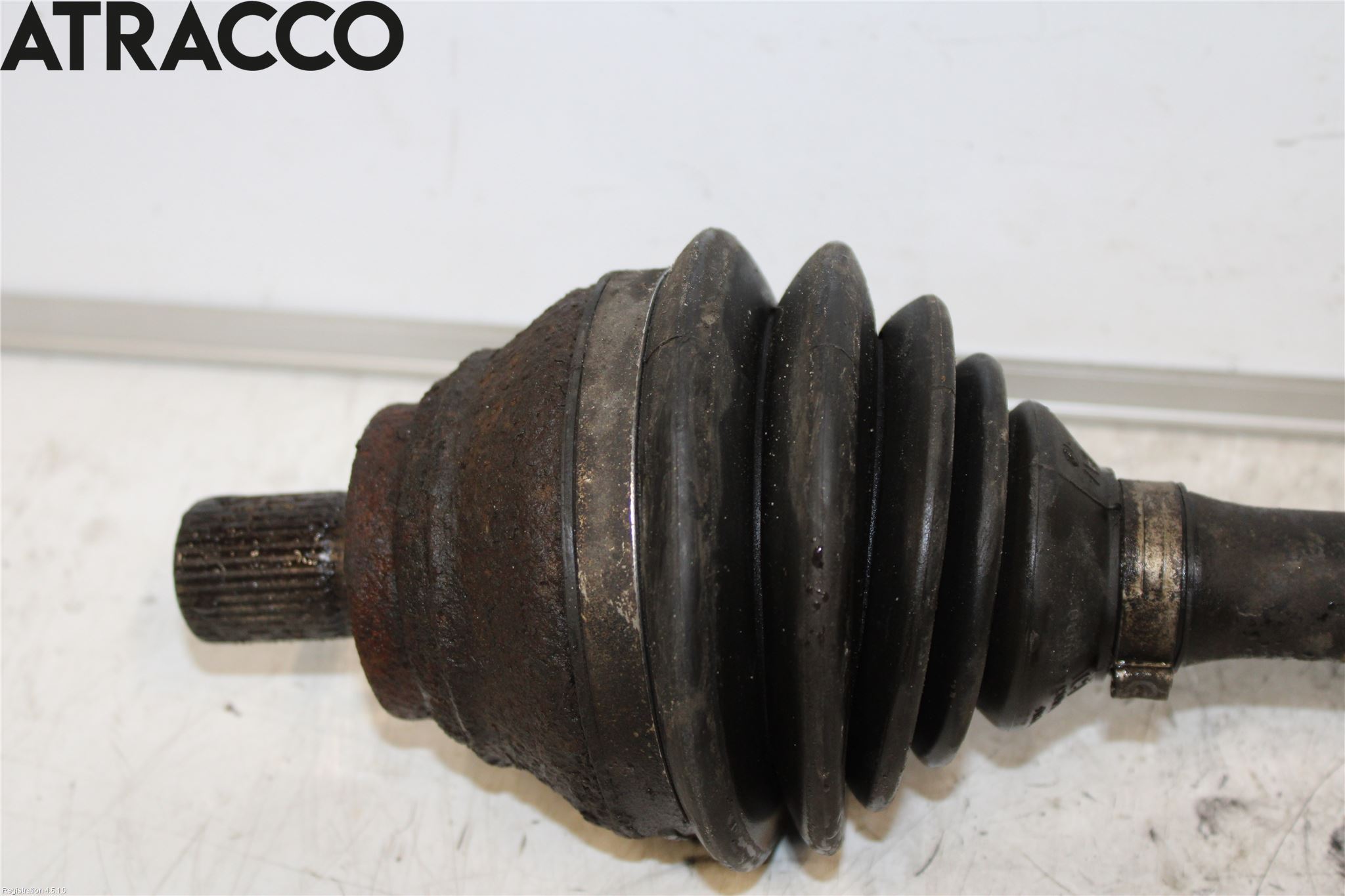 Volkswagen VW PASSAT 05-11 Drivaxel Fram Vänster