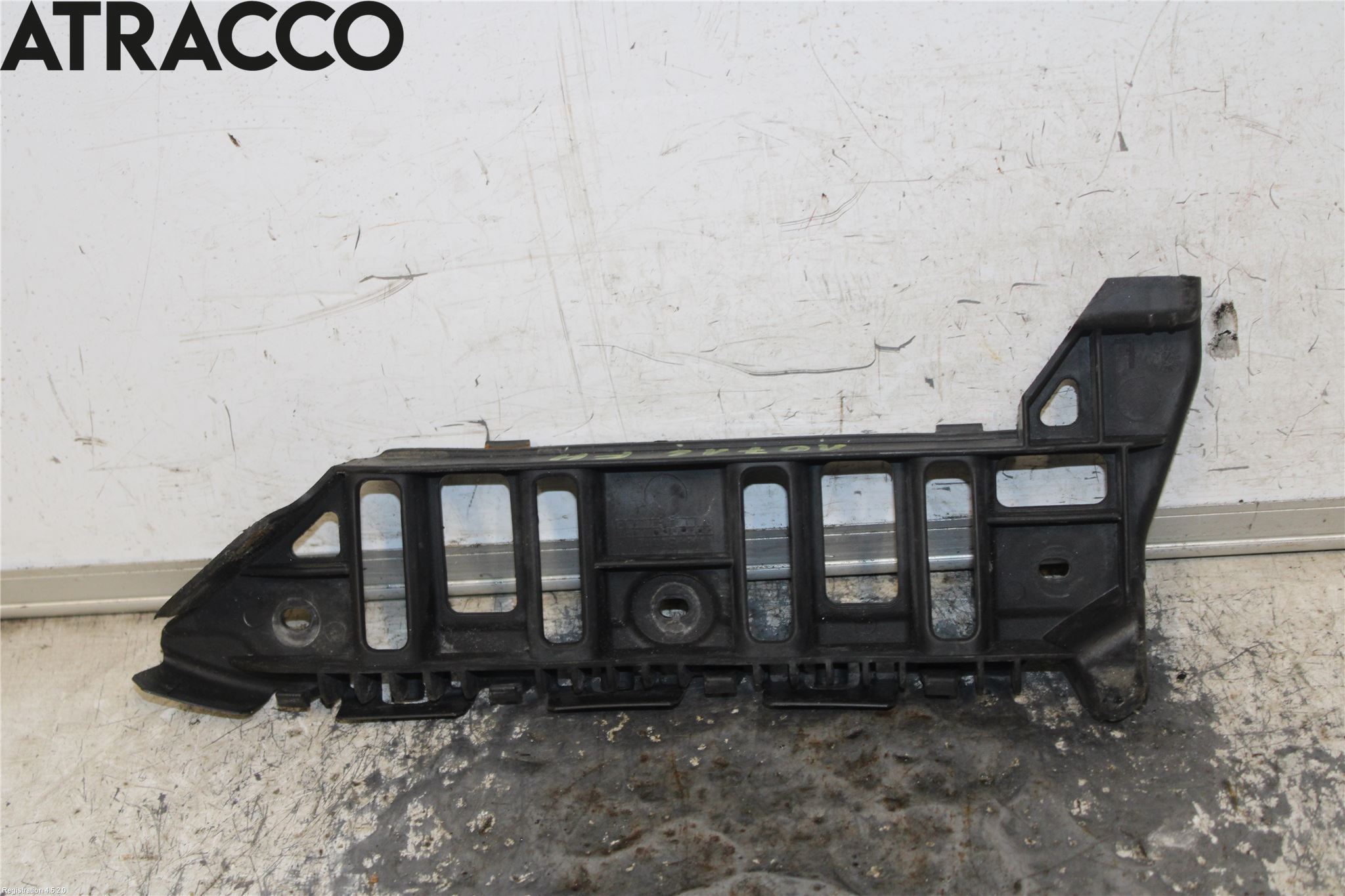 Volkswagen VW TOURAN 03-10 Strålkast Fästsarg