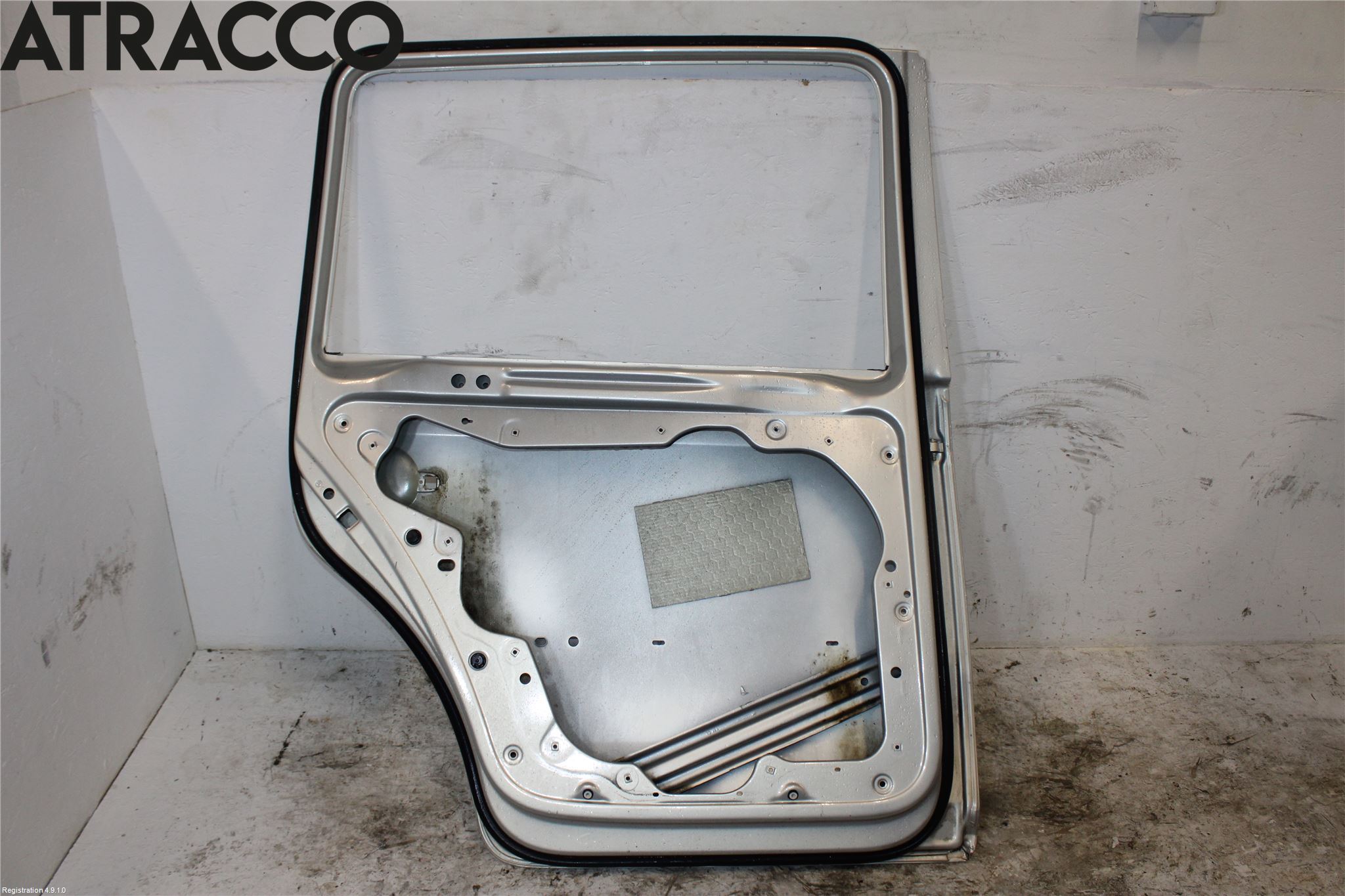 Volkswagen VW TOURAN 10-15 Dörr Bak Vänster