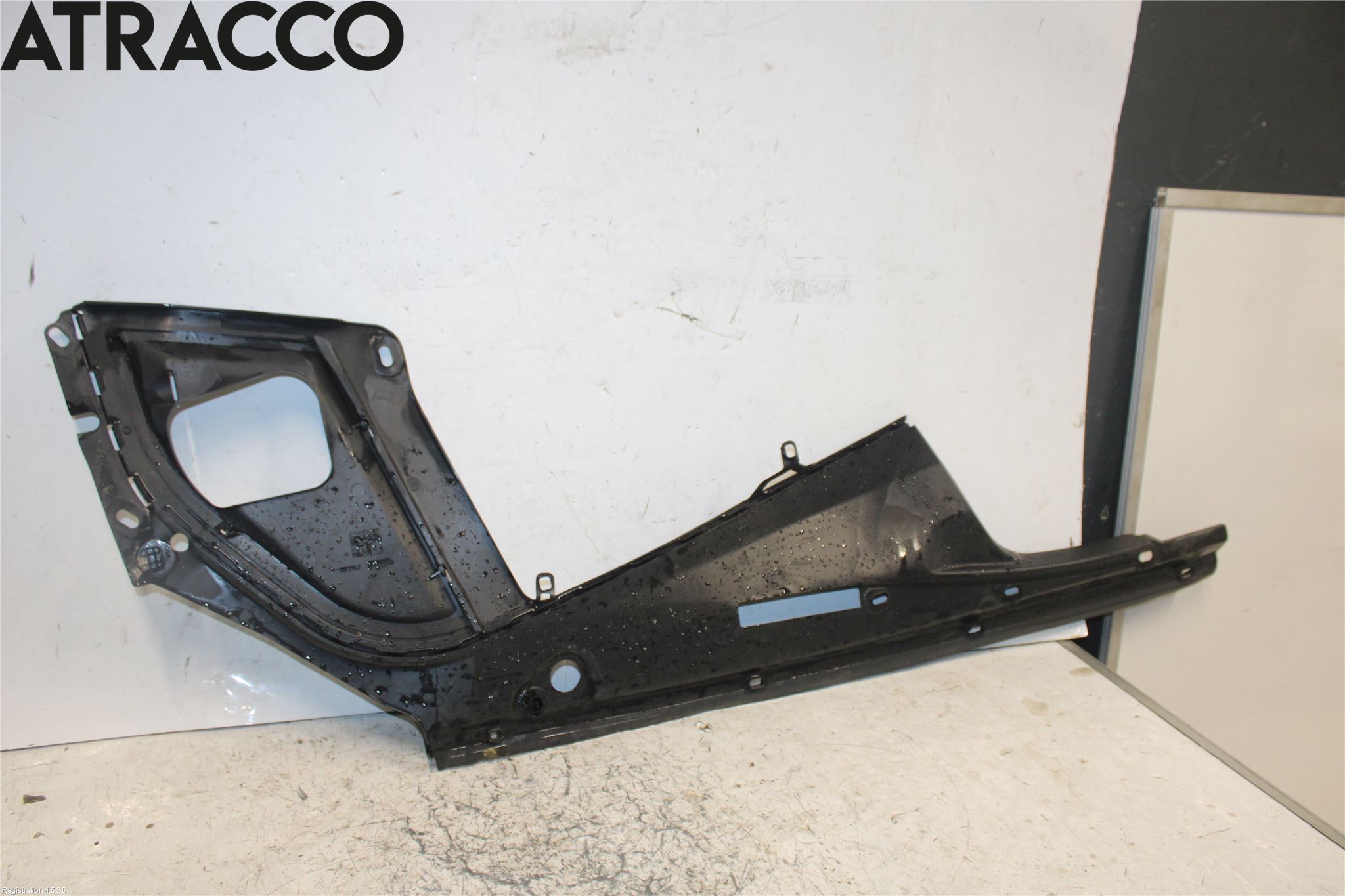 BMW 5 F10/F11/F18 09-17 Täckplast Front