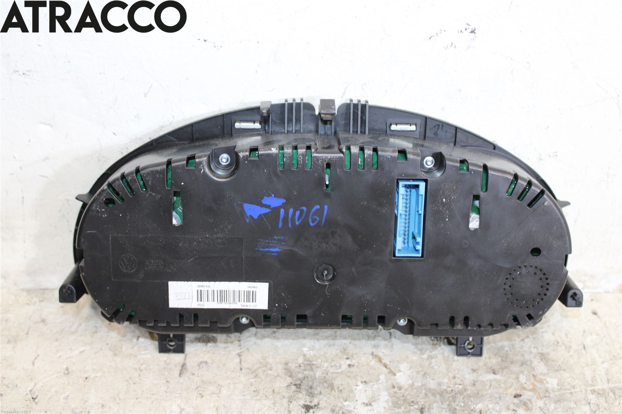 Volkswagen VW PASSAT 11-14 Instrument Komb