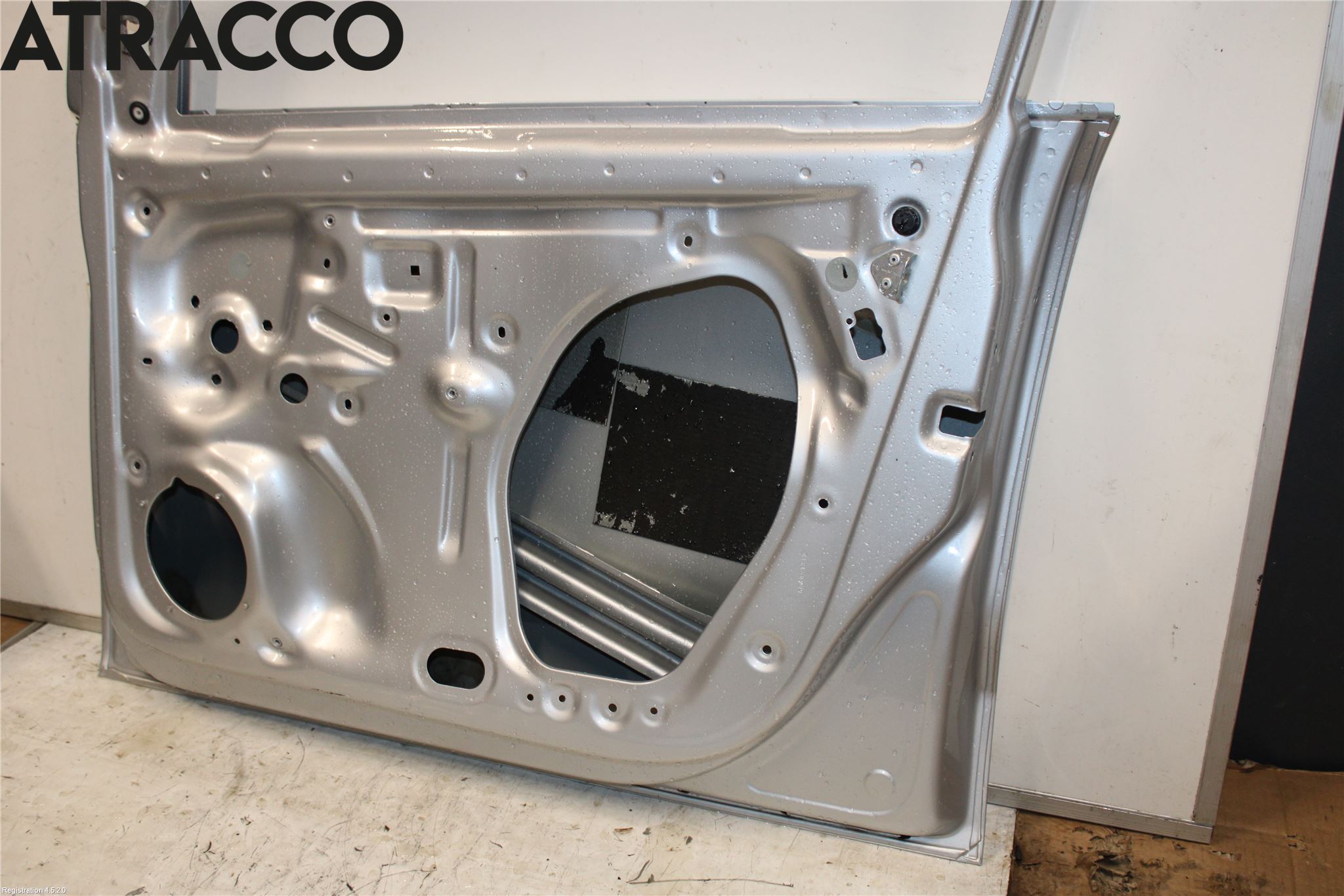 Volkswagen VW POLO 10-17 Dörr Fram Höger
