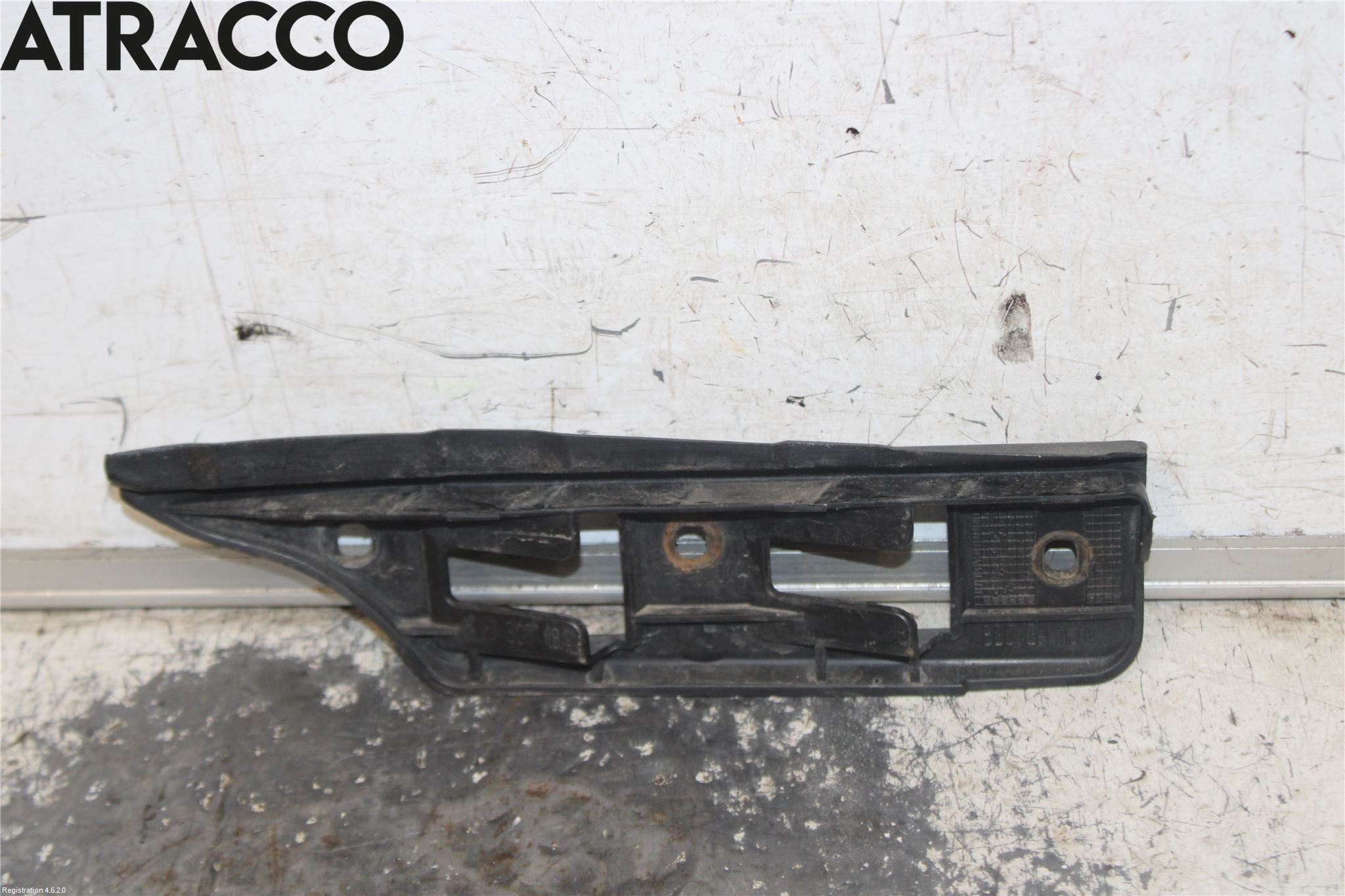 Volkswagen VW GOLF V 04-09 Stötfångarfäste Fram Hö