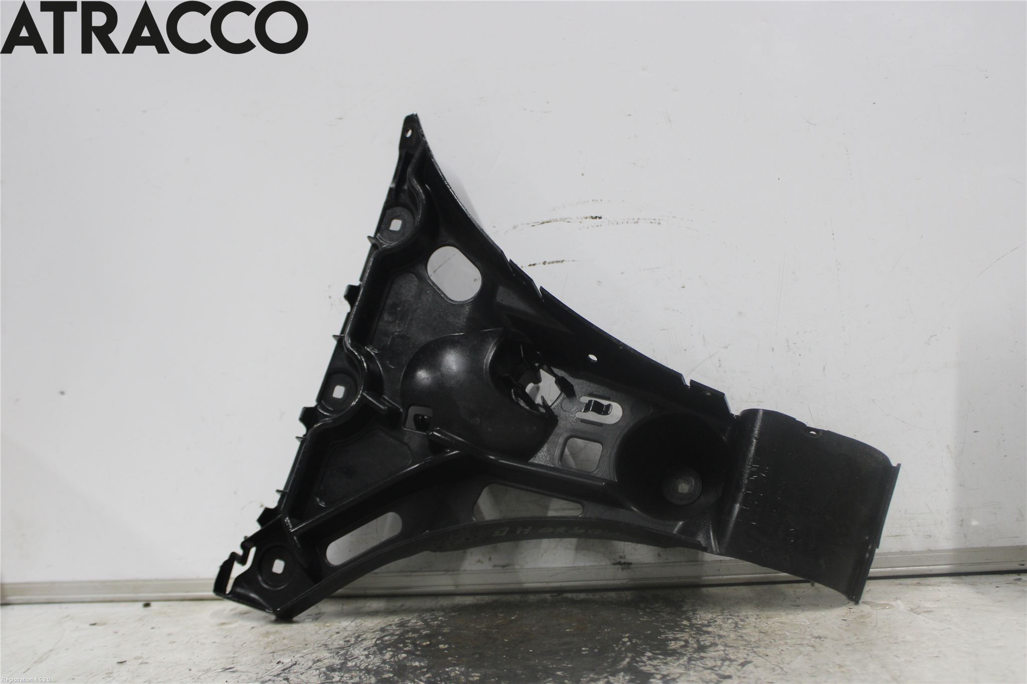 BMW 5 E60/61 Sed/Tou 02-10 Stötfångarfäste Bak Hö