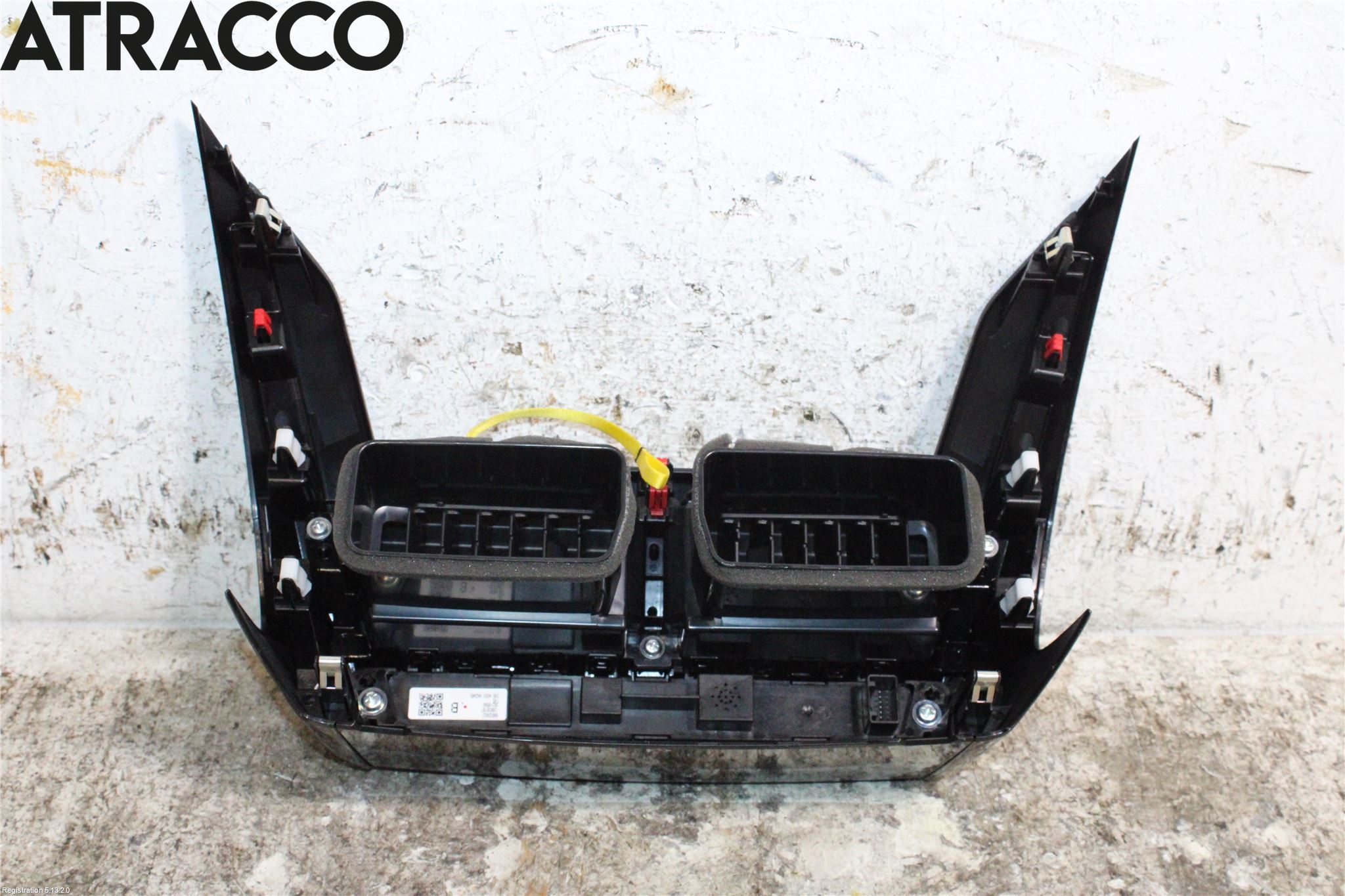 Mitsubishi ECLIPS CROSS Instrumentkonsoll Mitt