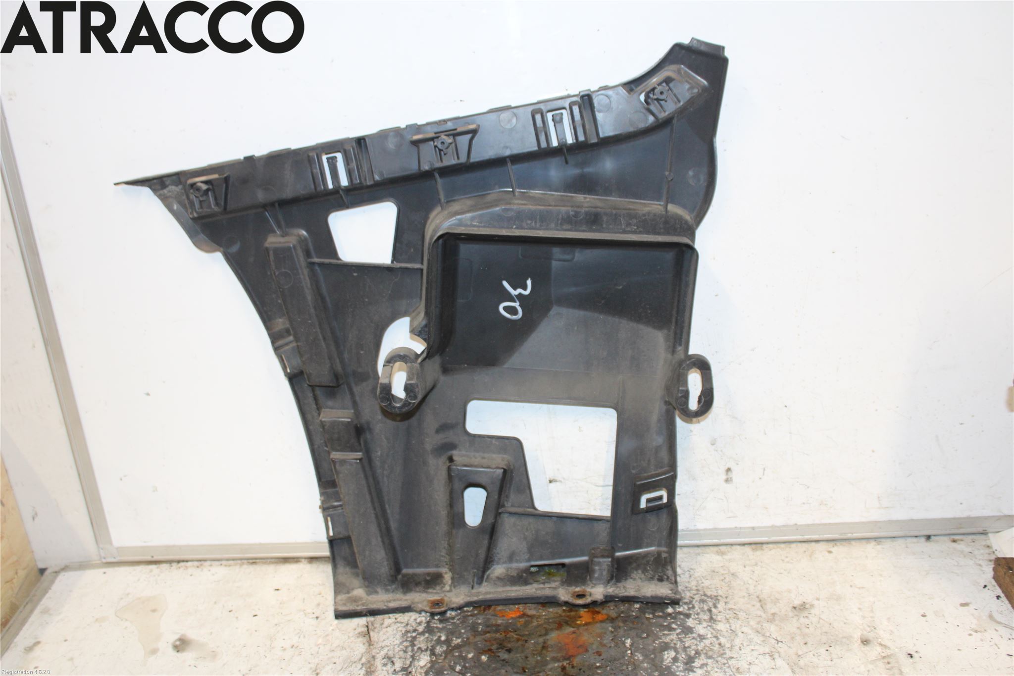 BMW 3 F30/F31/F80 12-19 Stötfångarfäste Bak Hö